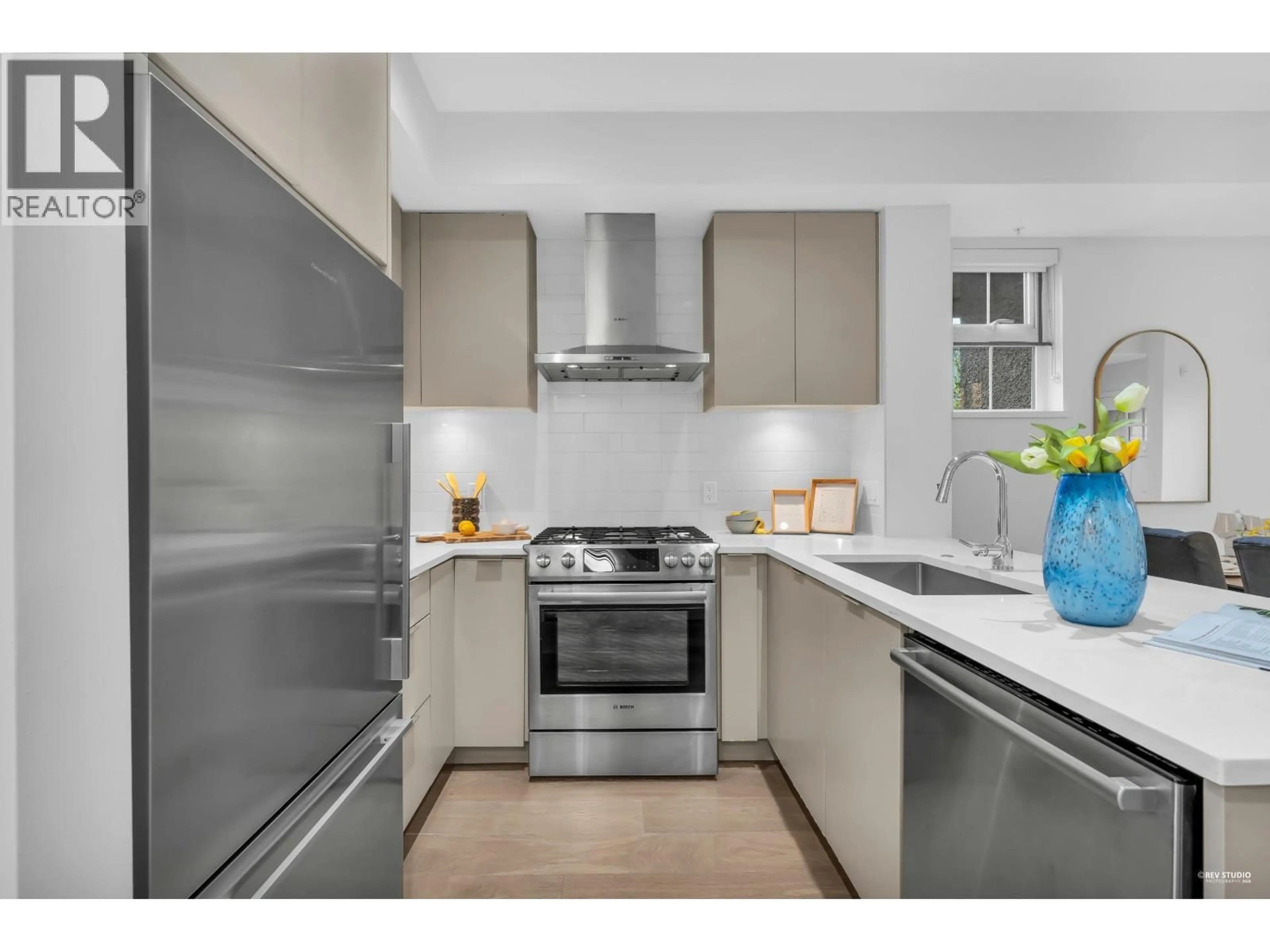 Unknown for 8576 OSLER STREET, Vancouver British Columbia V6P0G4