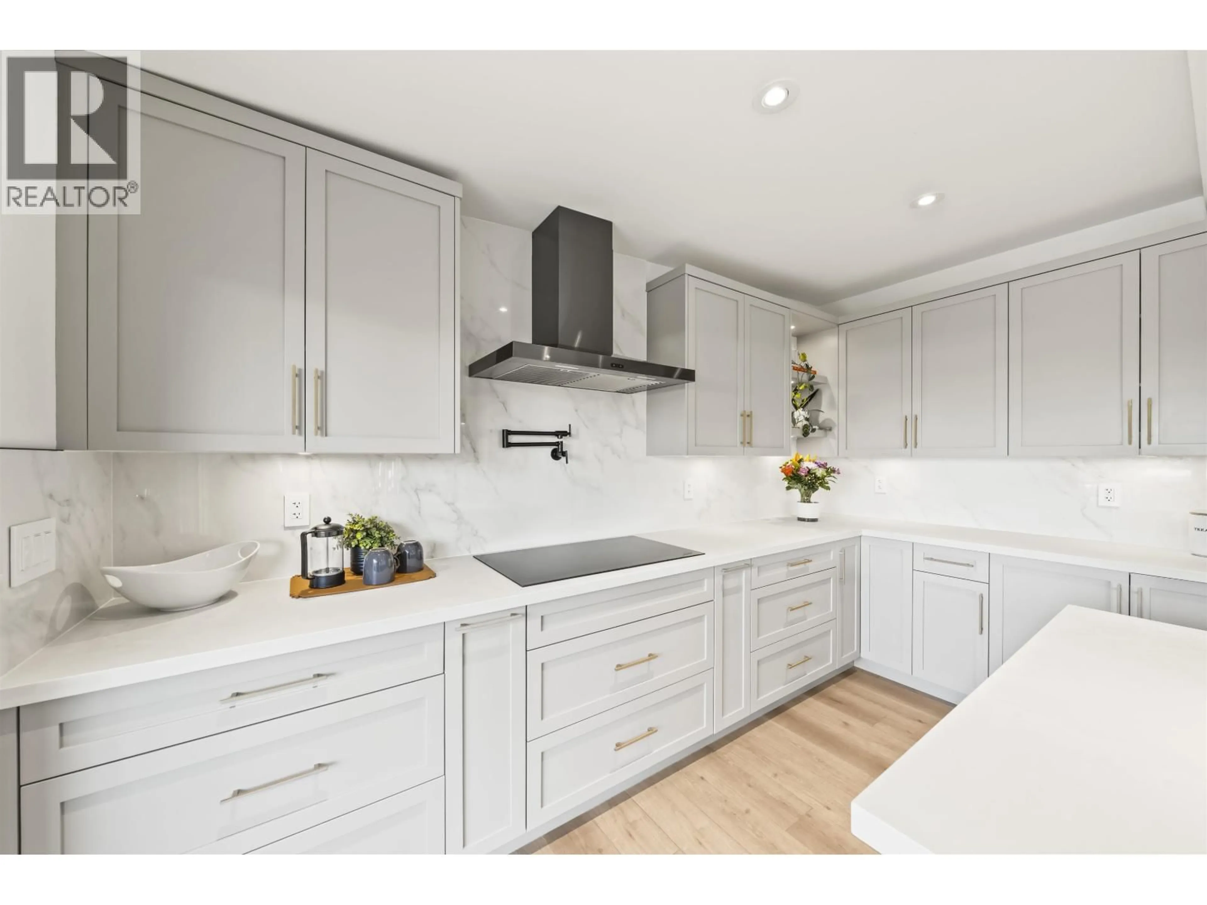 Unknown for 501 55A STREET, Delta British Columbia V4M3M2