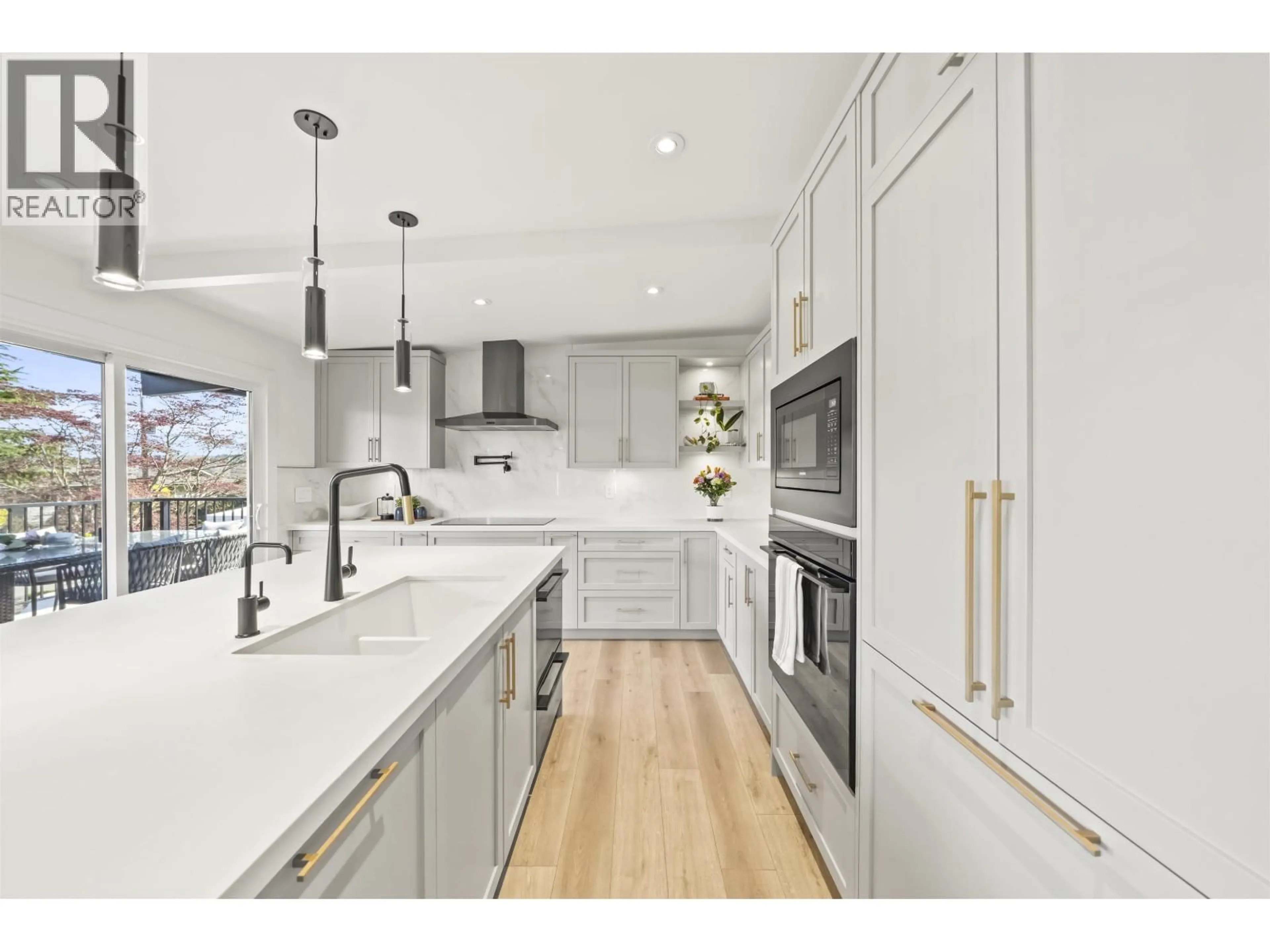 Open concept kitchen, unknown for 501 55A STREET, Delta British Columbia V4M3M2