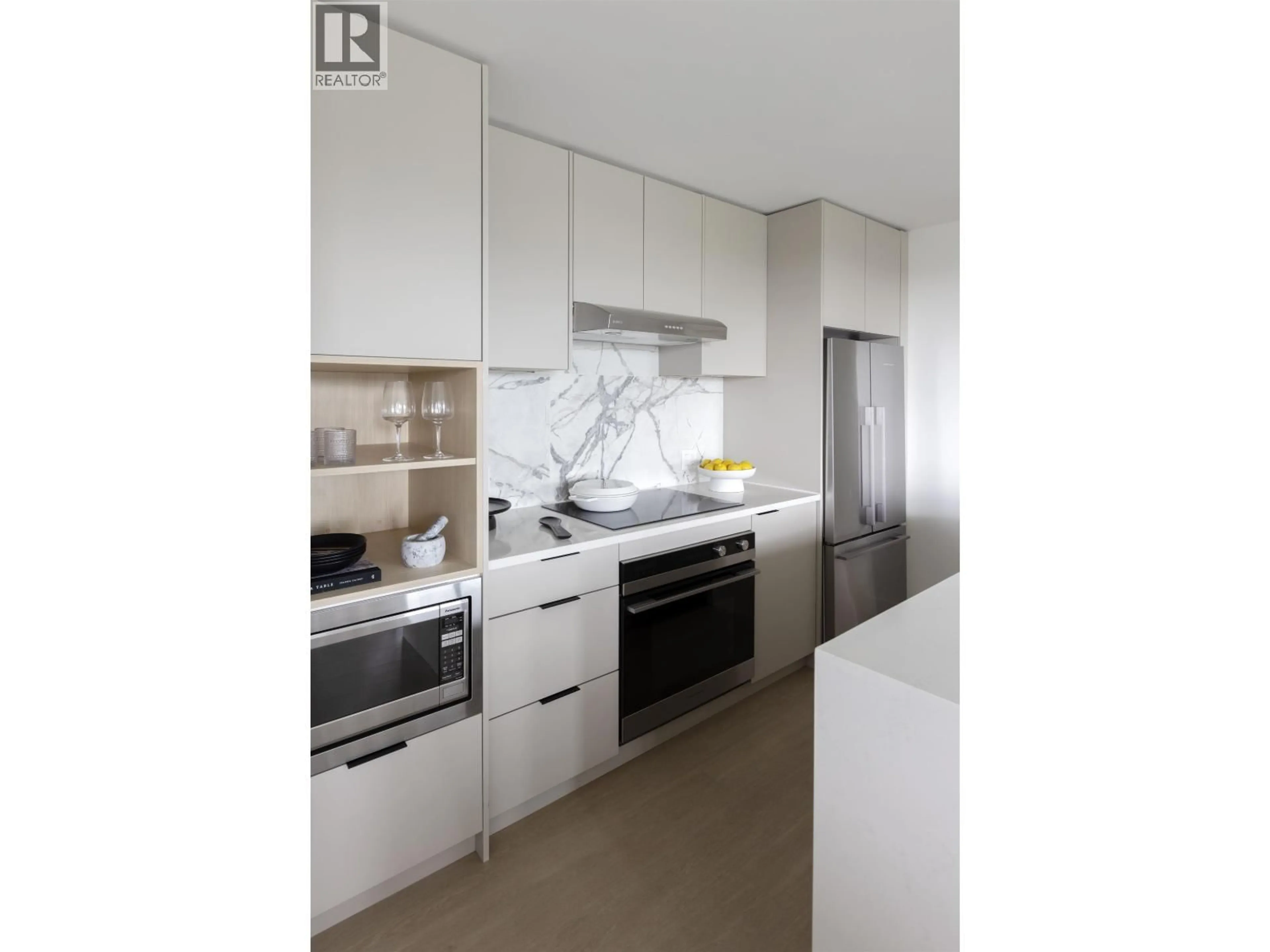 Contemporary kitchen, ceramic/tile floor for 111/211 - 422 3RD STREET, North Vancouver British Columbia V7L1G2
