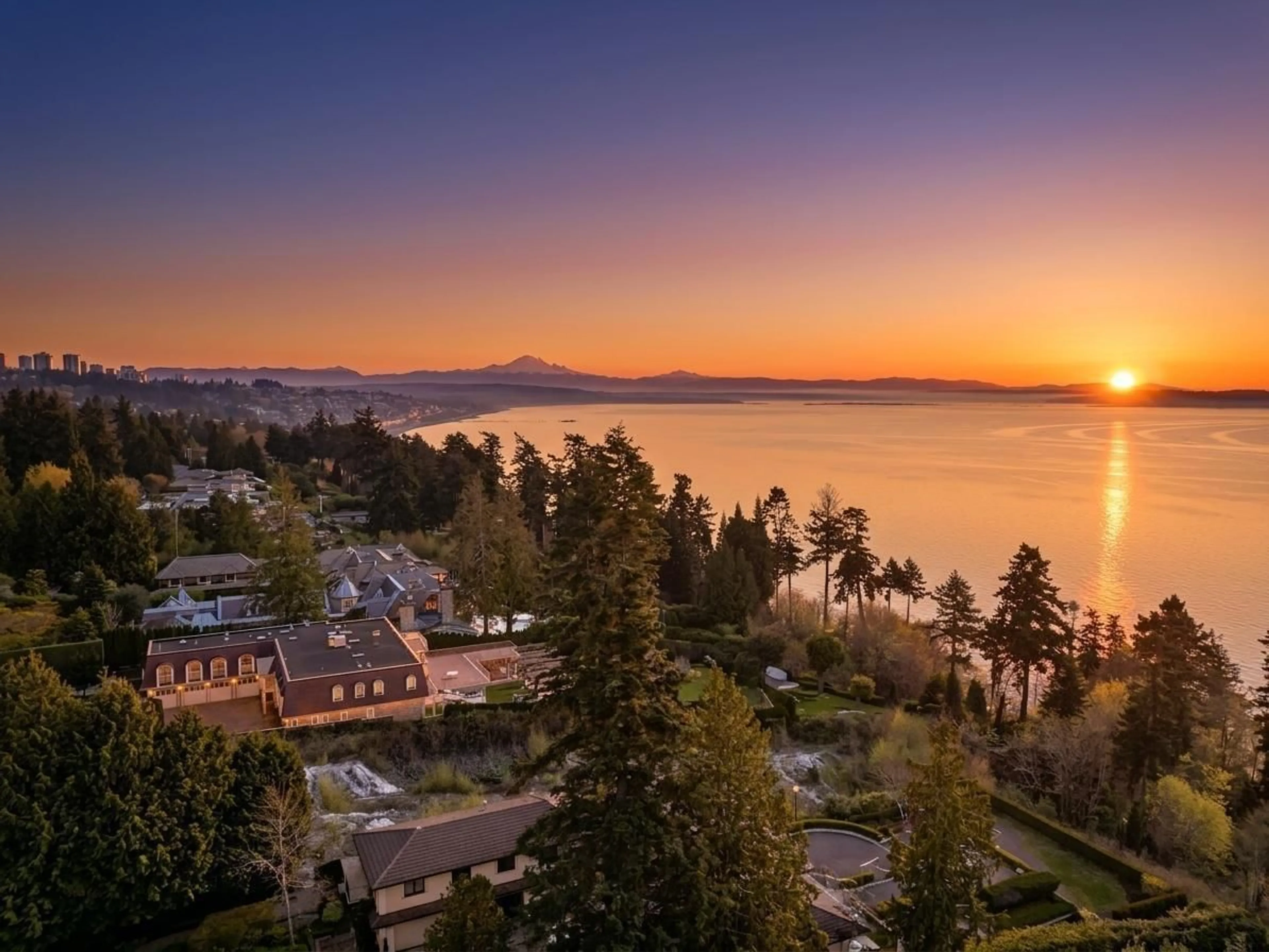 A pic from outside/outdoor area/front of a property/back of a property/a pic from drone, water/lake/river/ocean view for 13706 MARINE DRIVE, White Rock British Columbia V4B1A4