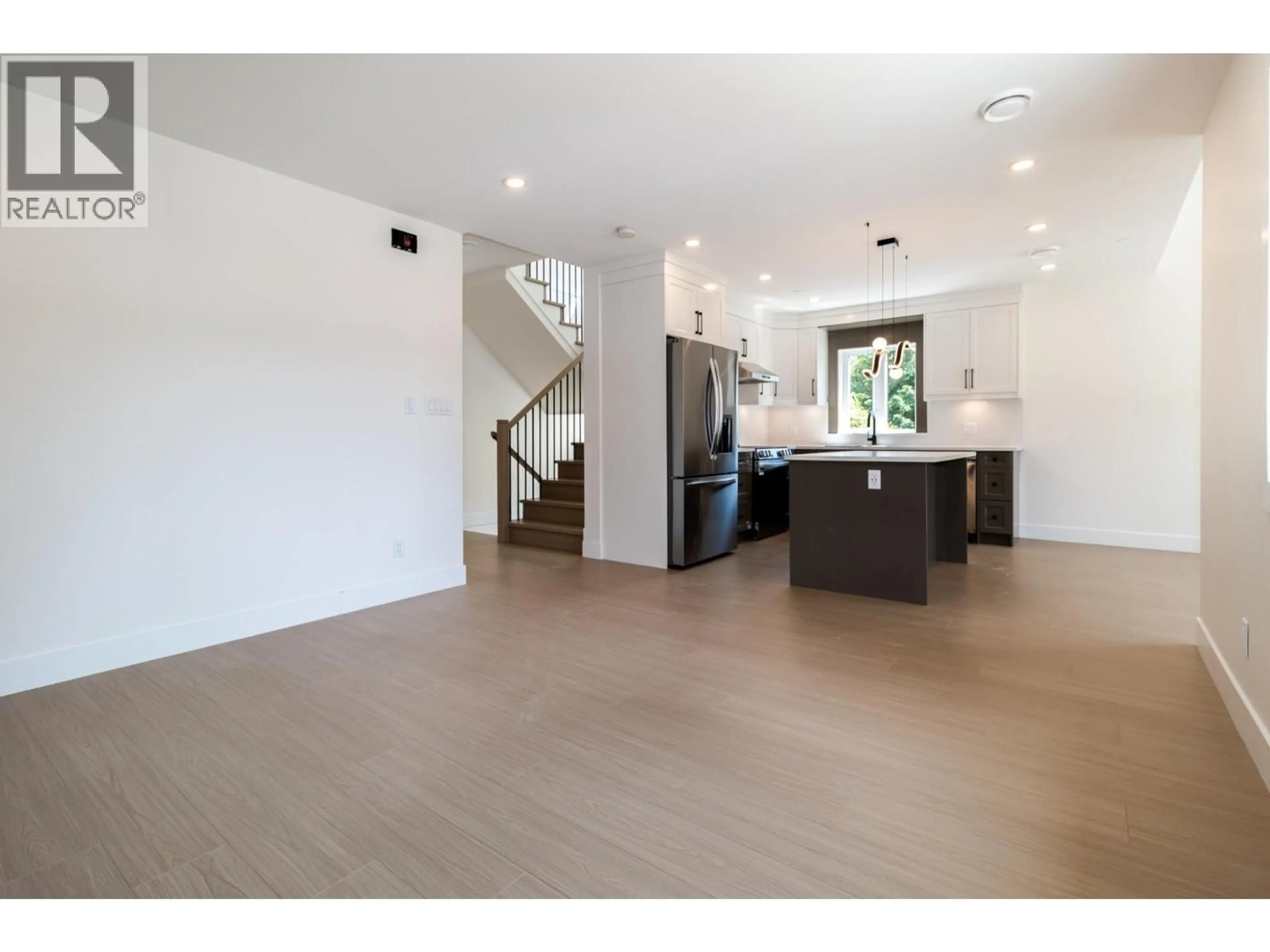 Open concept kitchen, unknown for 1108 MAGEE STREET, Squamish British Columbia V8B0E8