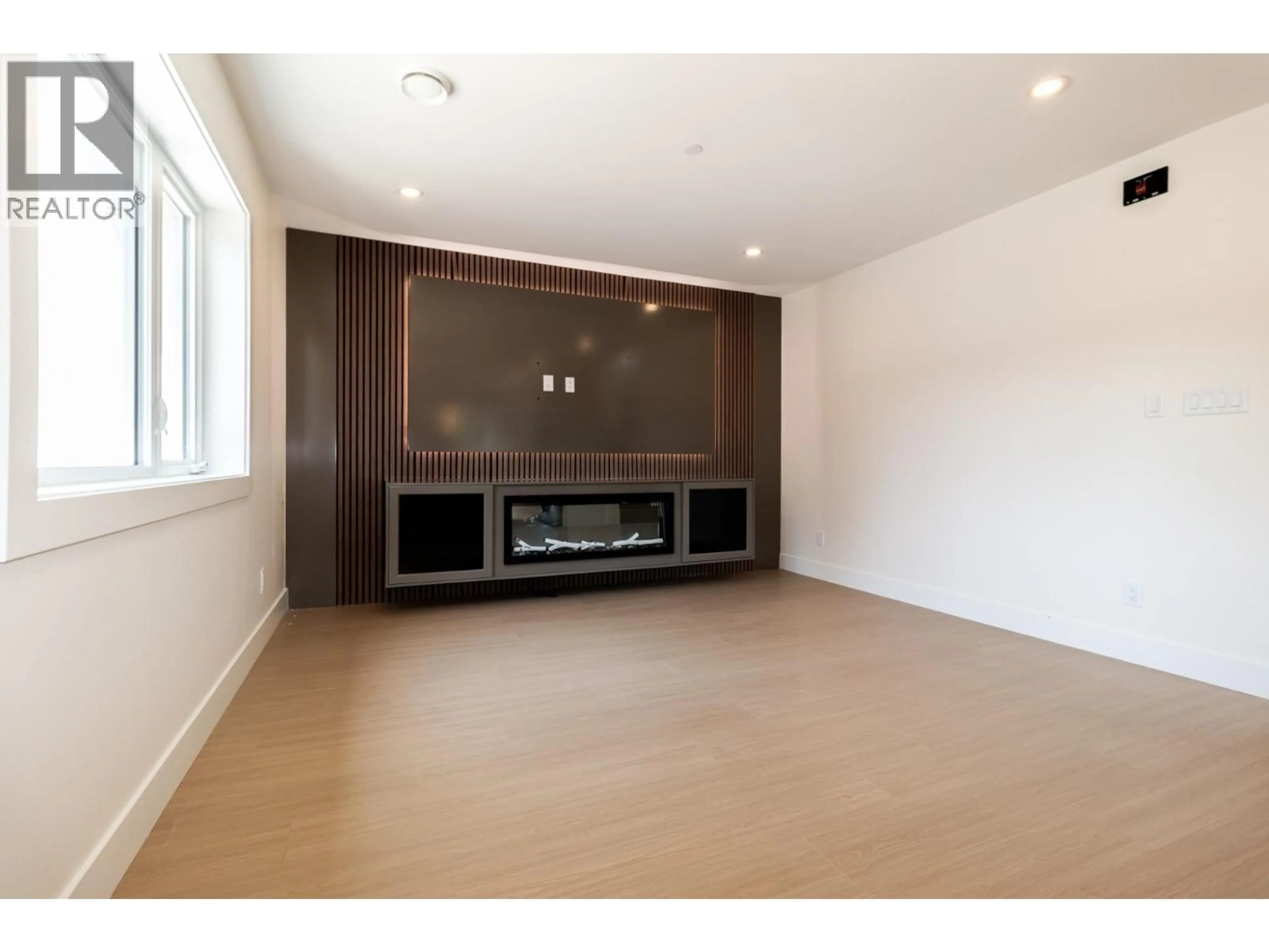 Unknown for 1108 MAGEE STREET, Squamish British Columbia V8B0E8