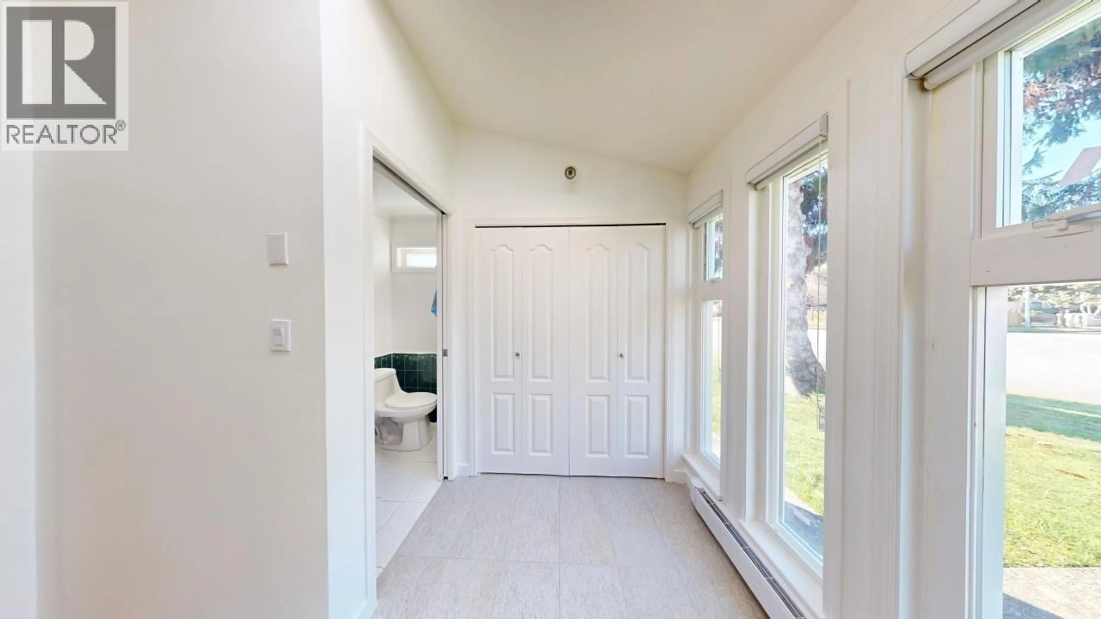 Indoor entryway for 7920 FROBISHER DRIVE, Richmond British Columbia V7C4N5