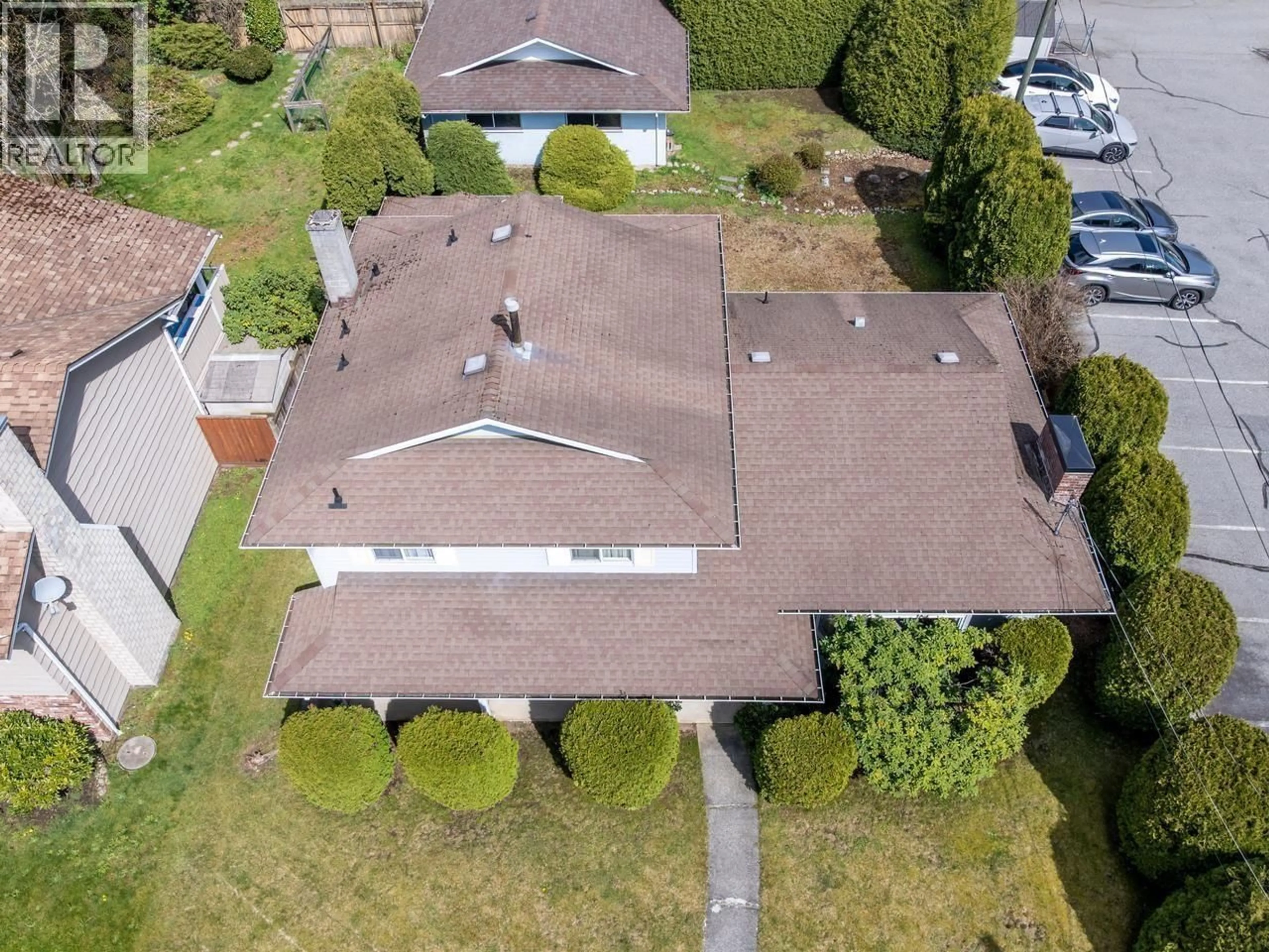 A pic from outside/outdoor area/front of a property/back of a property/a pic from drone, street for 1615 CORNELL AVENUE, Coquitlam British Columbia V3J3A2