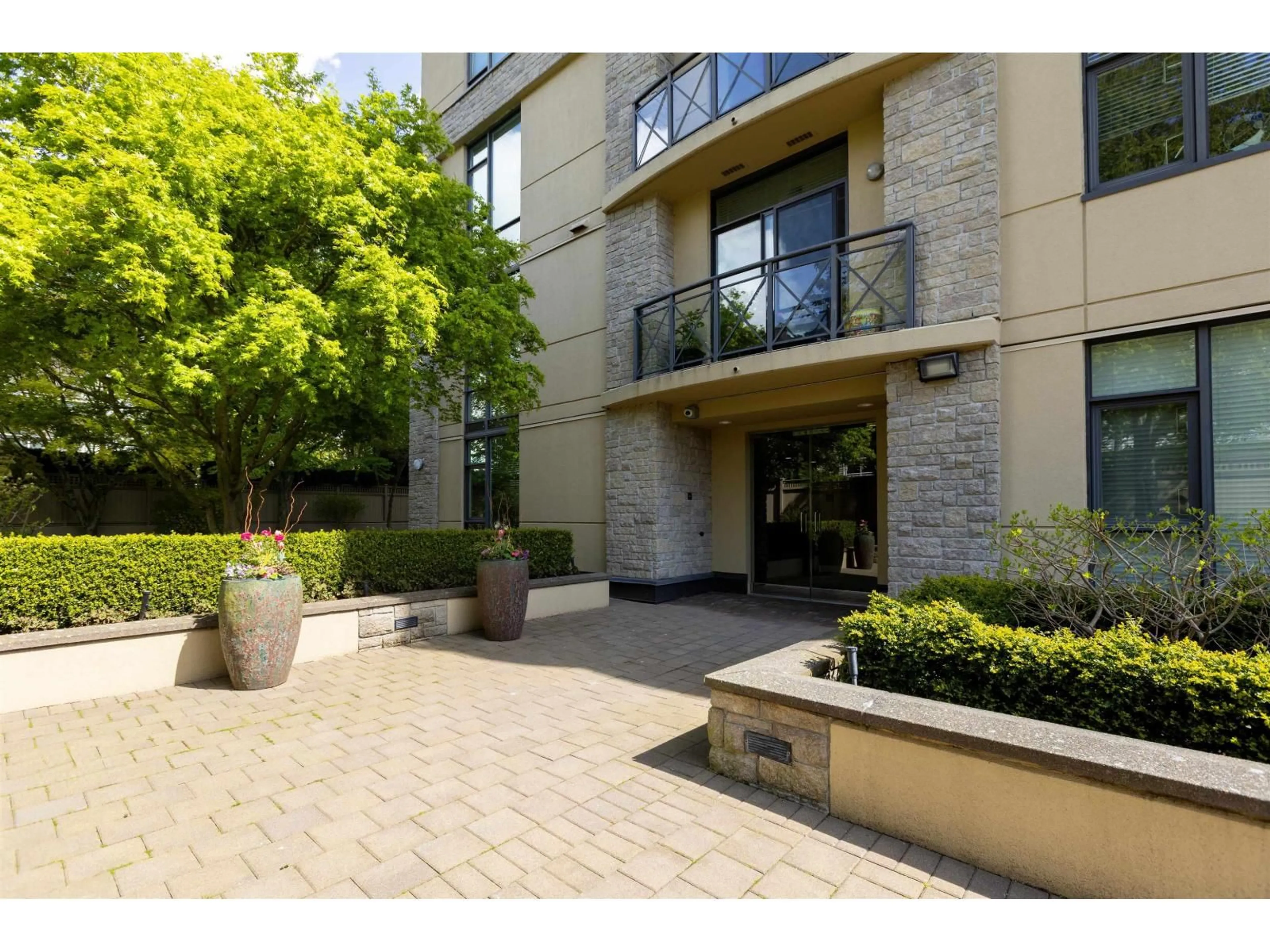 Unknown for 402 - 15445 VINE AVENUE, White Rock British Columbia V4B2T3