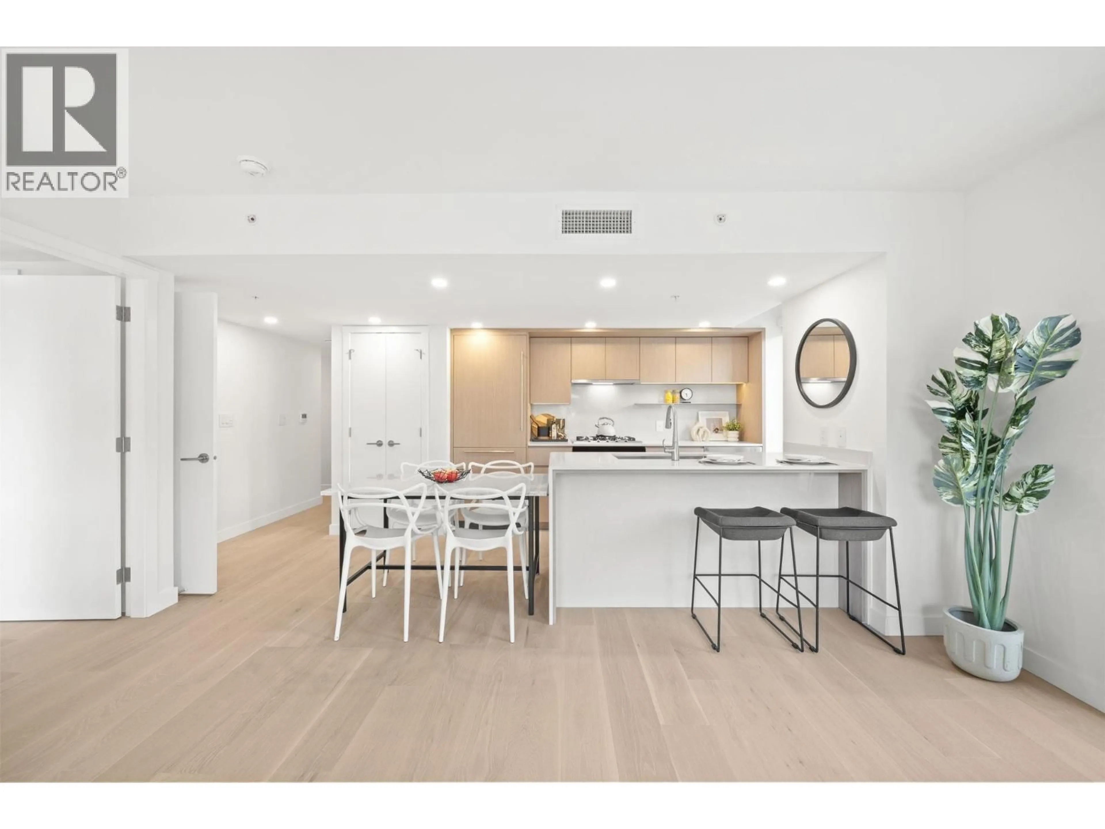 Open concept kitchen, unknown for 106 - 5212 CAMBIE STREET, Vancouver British Columbia V5Z2Z7
