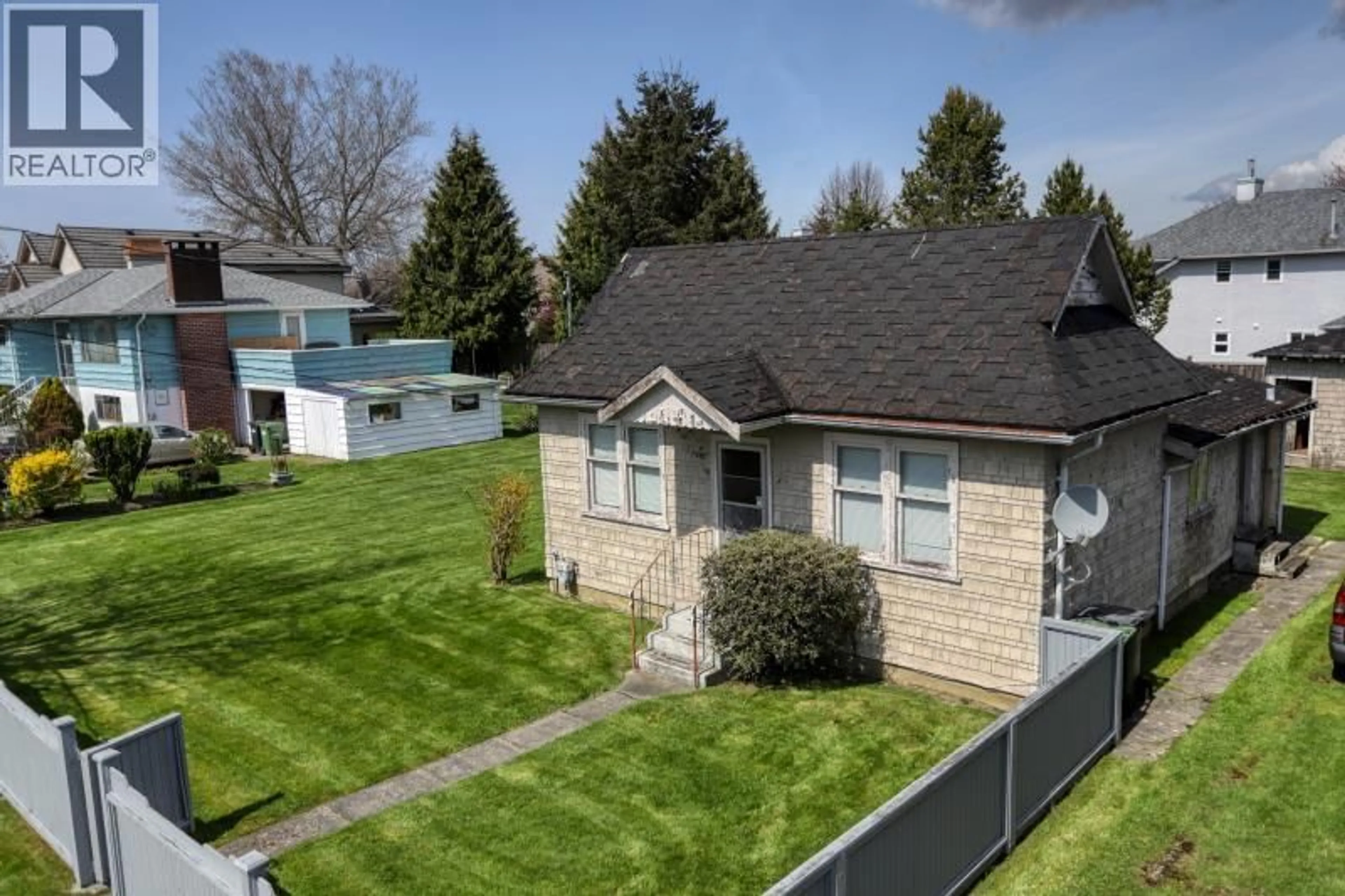 A pic from outside/outdoor area/front of a property/back of a property/a pic from drone, unknown for 5211 MAPLE ROAD, Richmond British Columbia V7E1G2