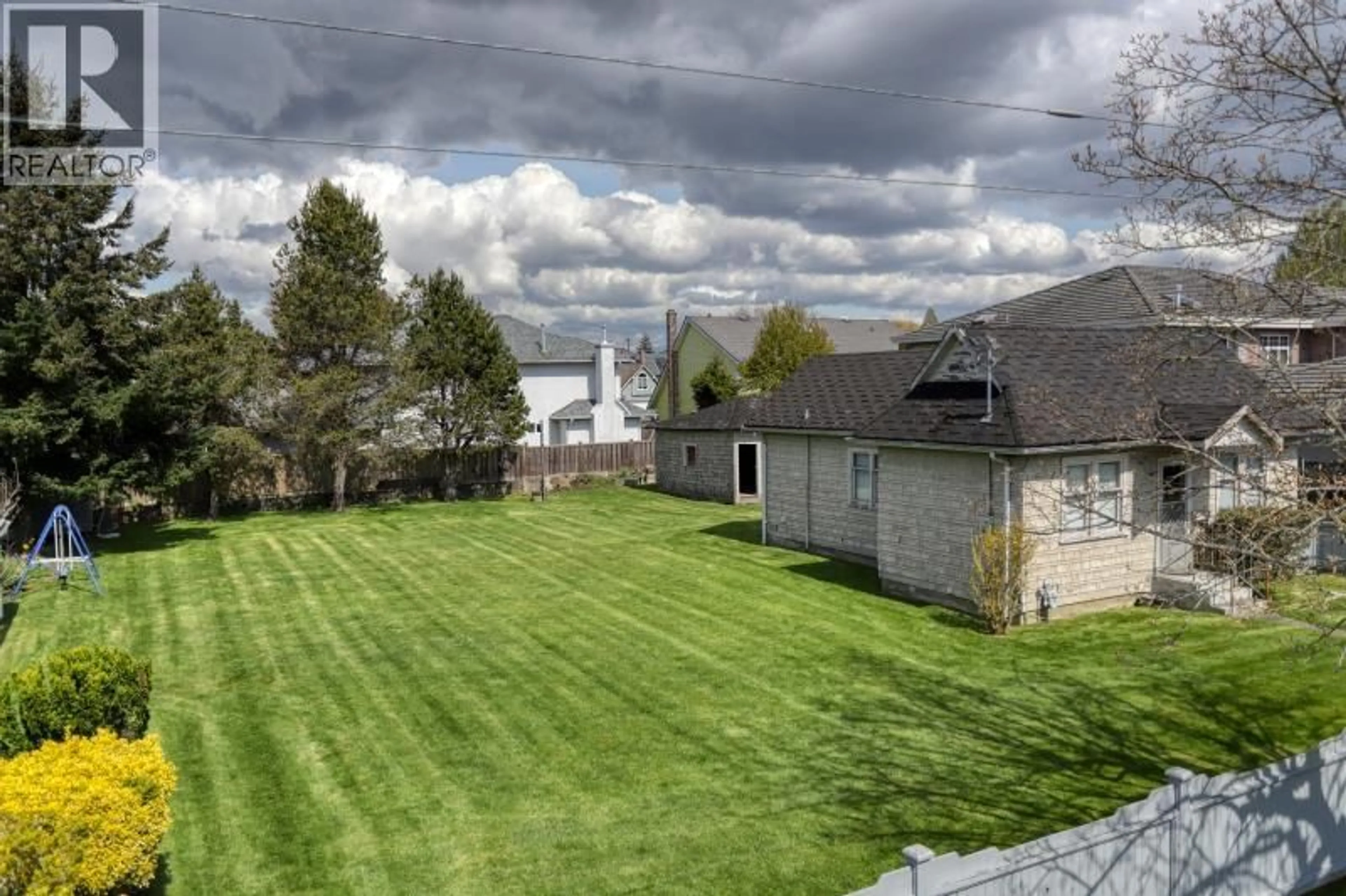 A pic from outside/outdoor area/front of a property/back of a property/a pic from drone, unknown for 5211 MAPLE ROAD, Richmond British Columbia V7E1G2