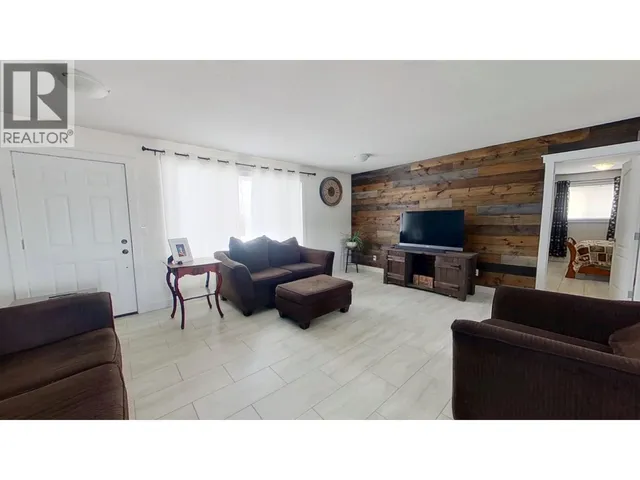 2291 CECIL LAKE ROAD, Fort St. John 4