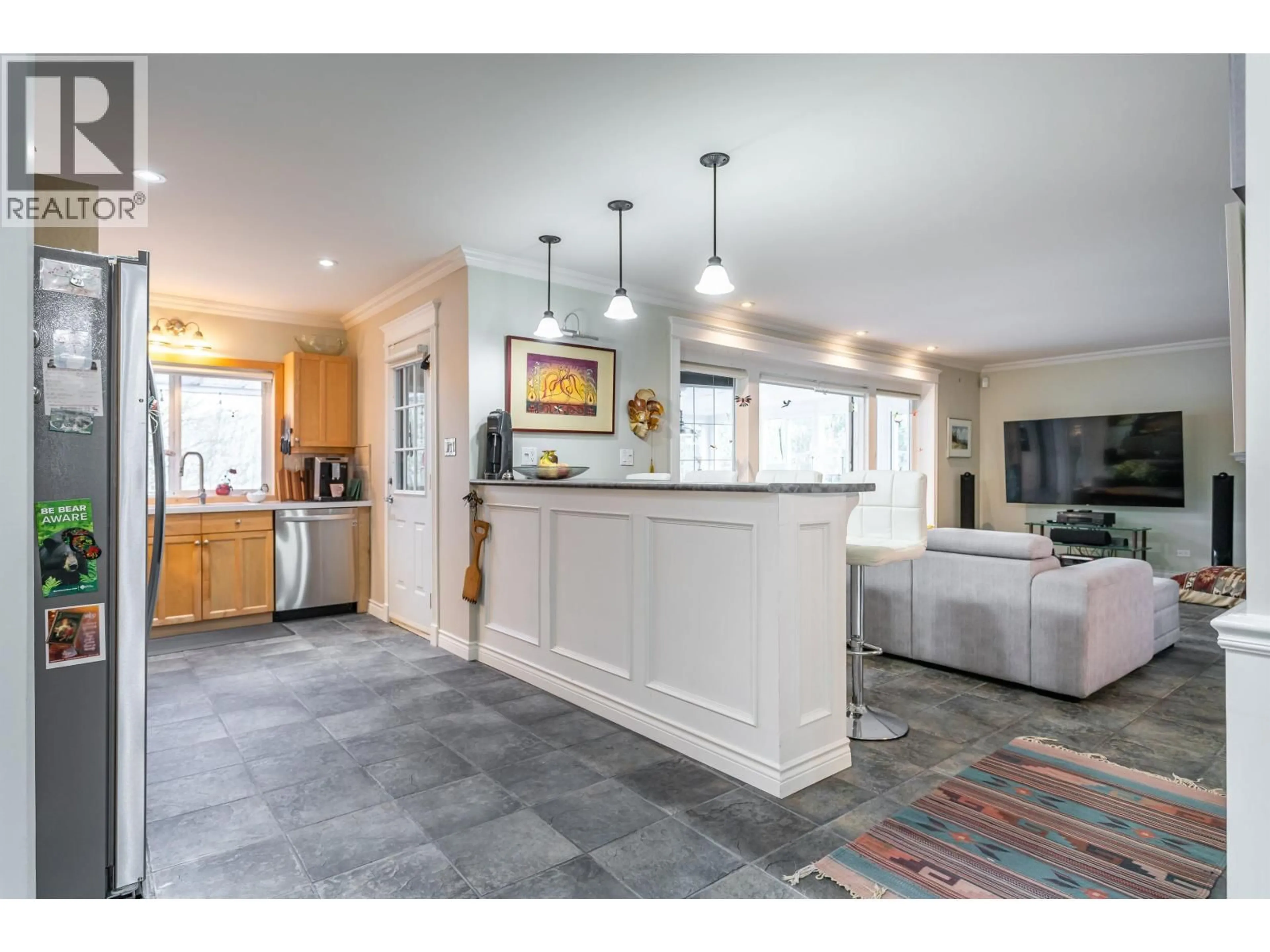 Open concept kitchen, ceramic/tile floor for 5823 HIGHFIELD DRIVE, Burnaby British Columbia V5B1E4