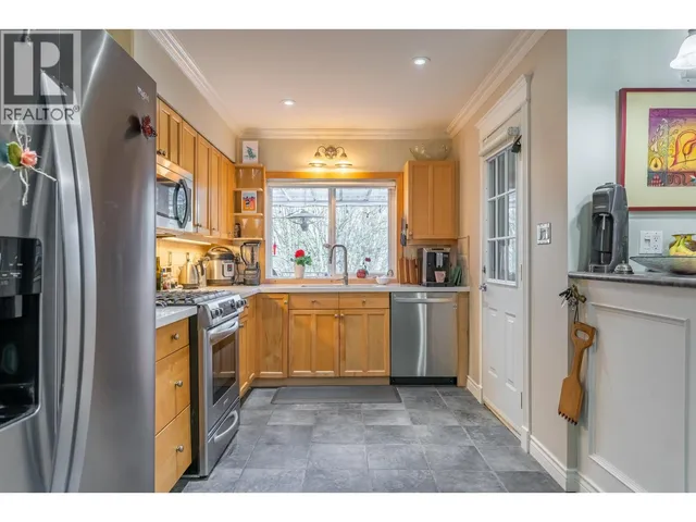 5823 HIGHFIELD DRIVE, Burnaby 5