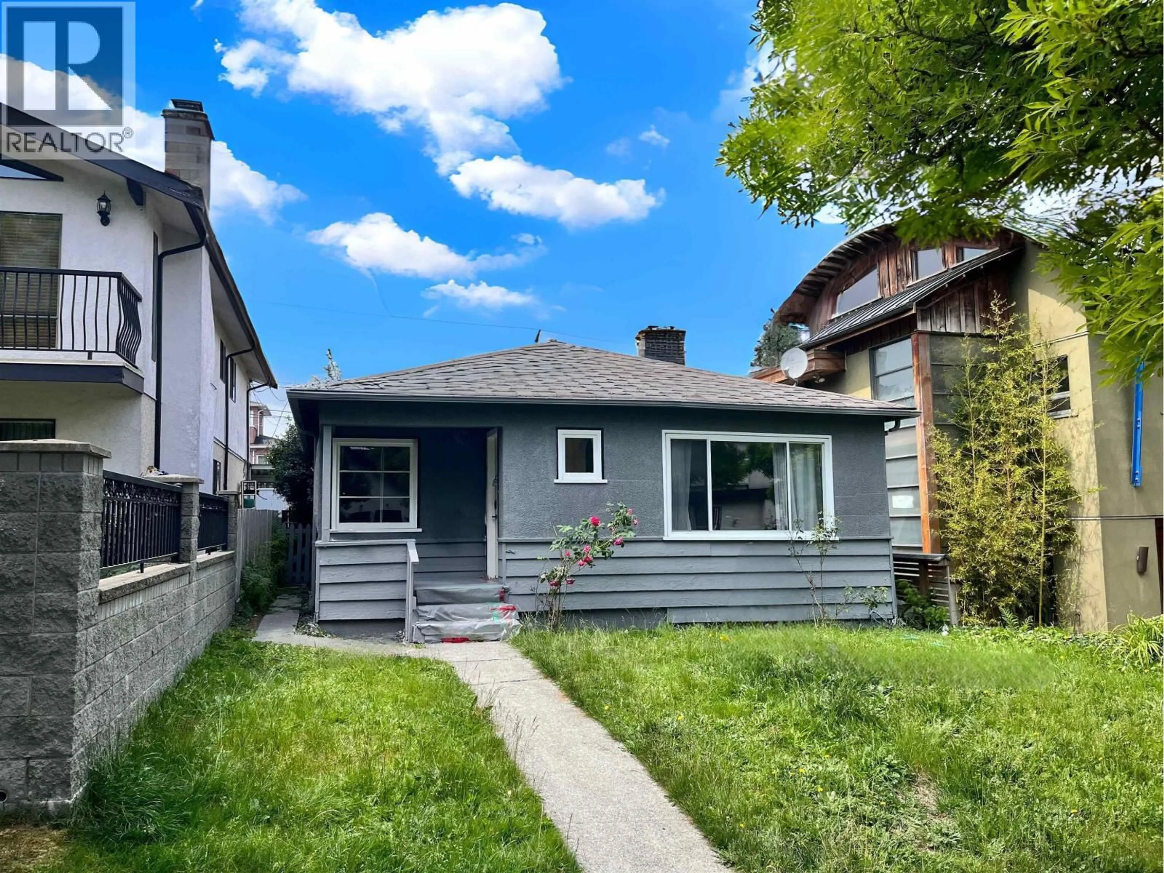 Home with vinyl exterior material, street for 5231 CULLODEN STREET, Vancouver British Columbia V5W3R5