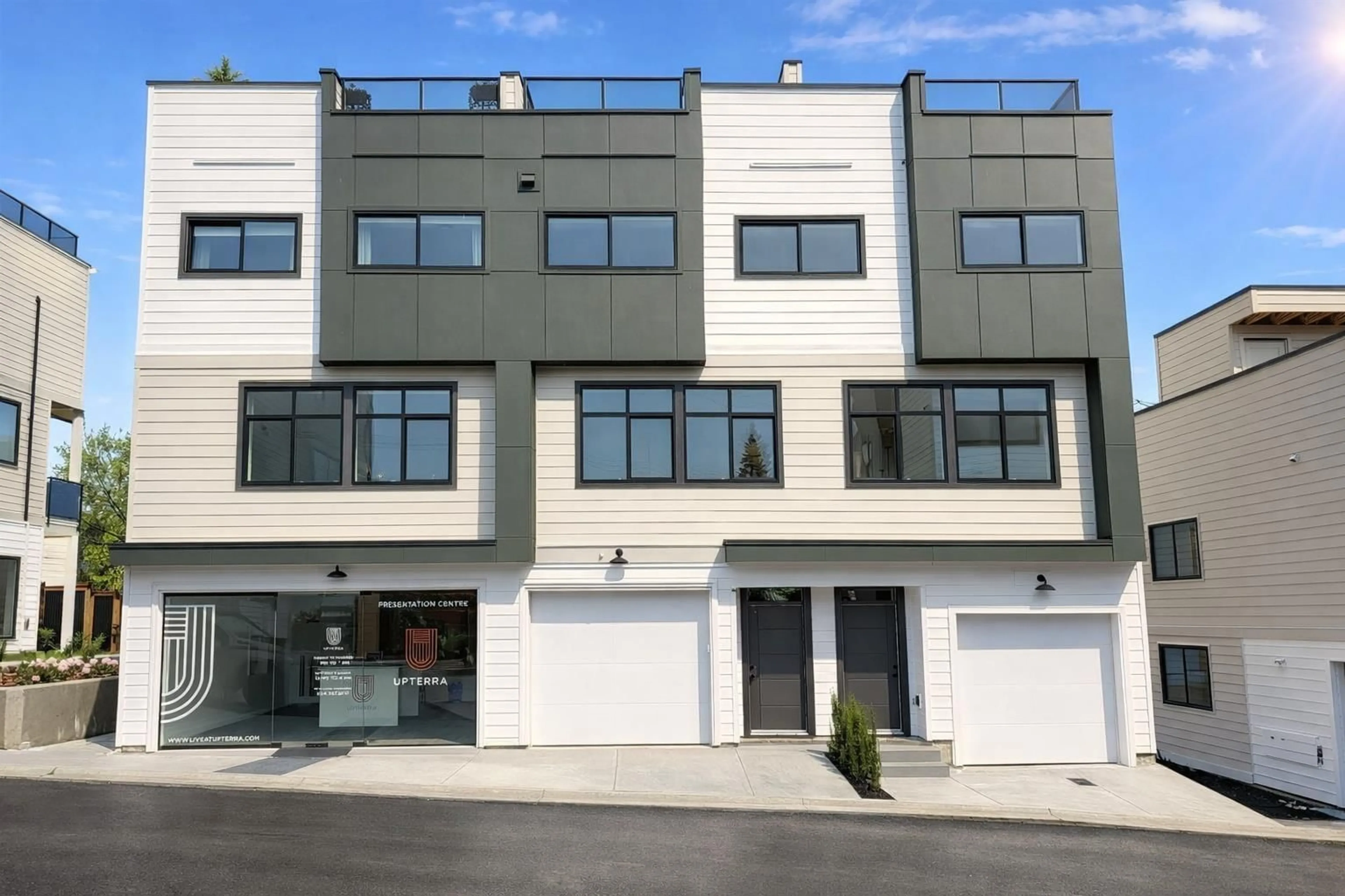 Home with vinyl exterior material, street for 110 - 33588 MARSHALL ROAD, Abbotsford British Columbia V2S3N3