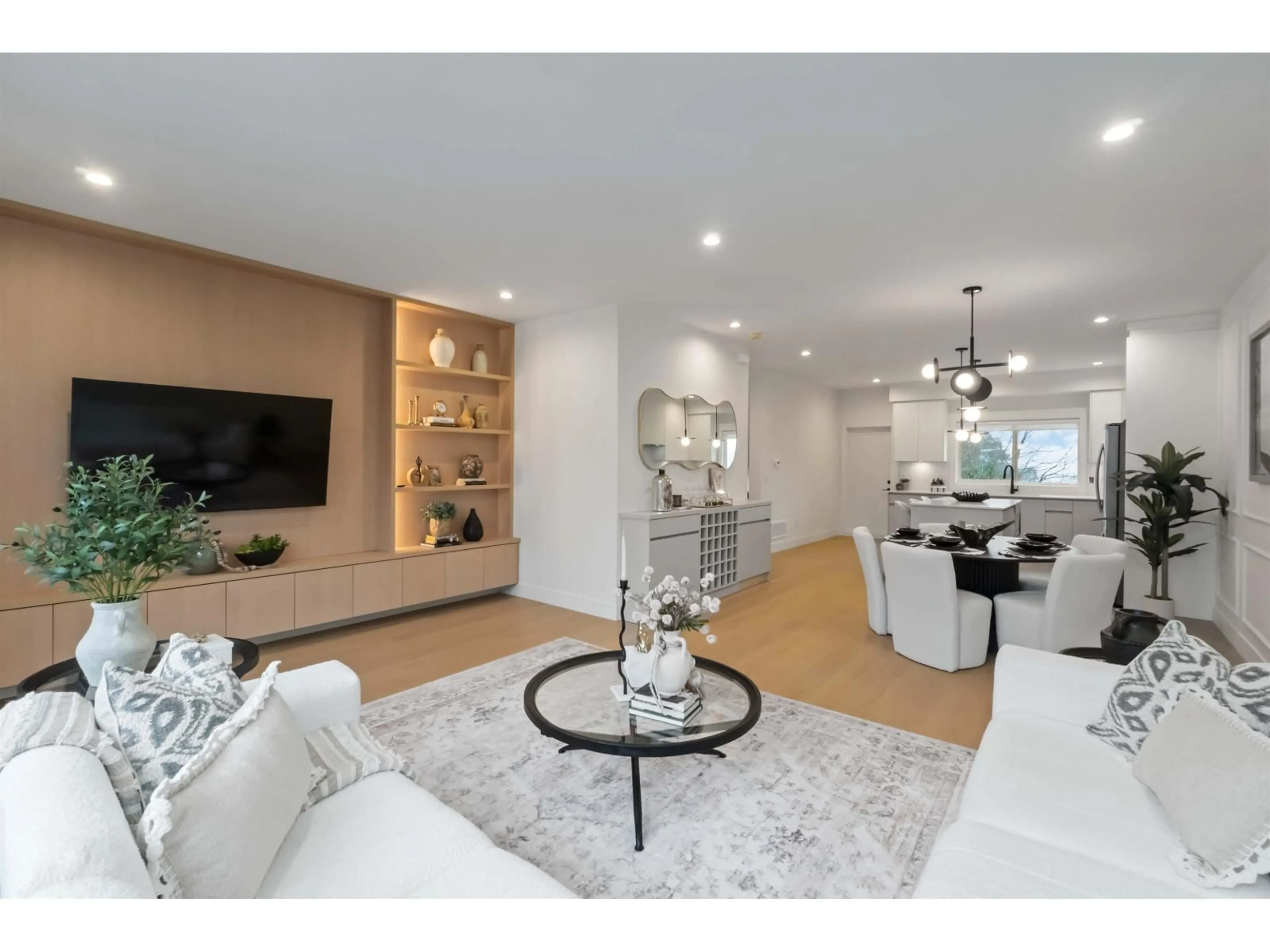 Living room with furniture, unknown for 110 - 33588 MARSHALL ROAD, Abbotsford British Columbia V2S3N3