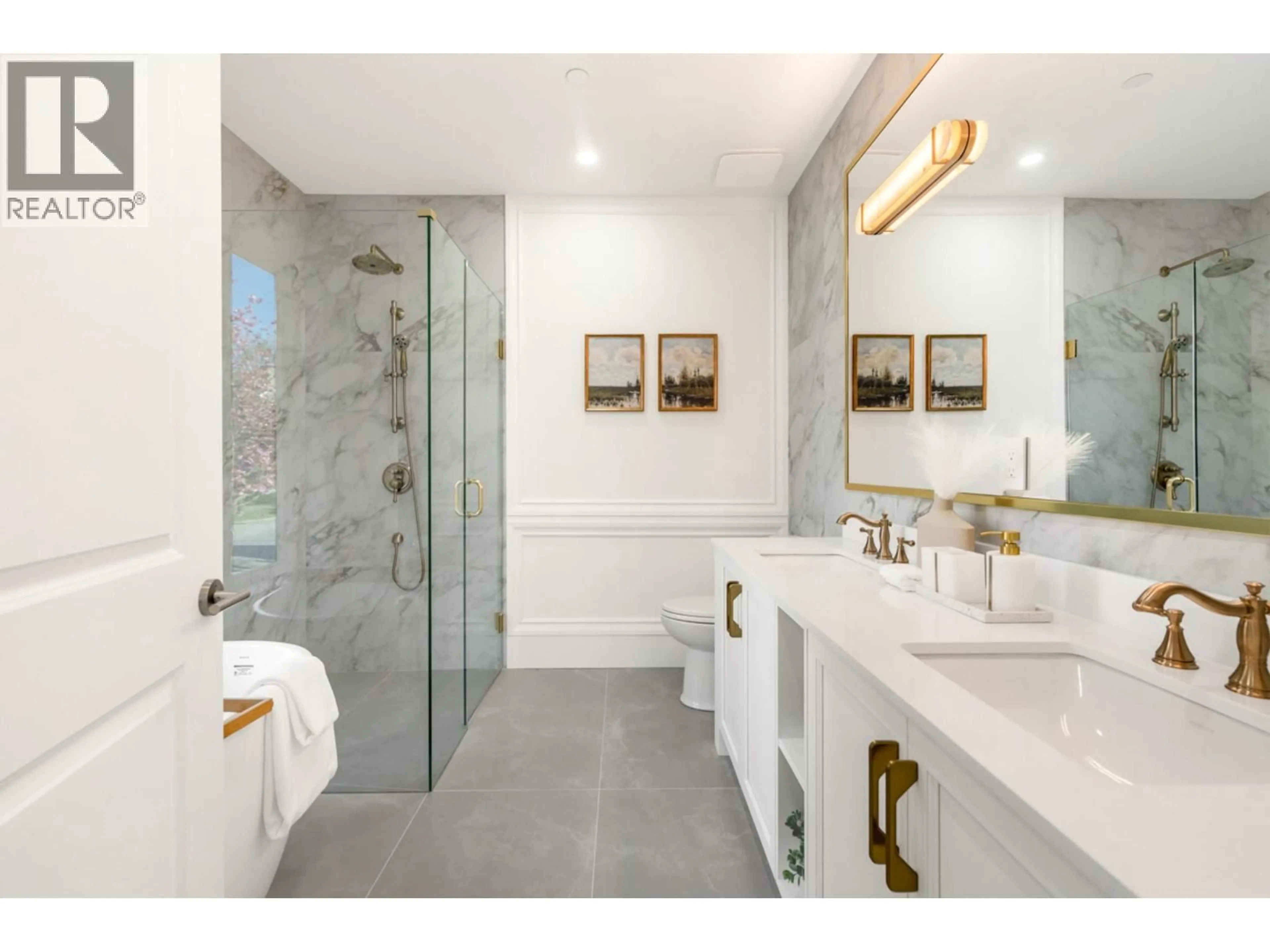 Contemporary bathroom, ceramic/tile floor for 4005 35TH AVENUE, Vancouver British Columbia V6N2P4