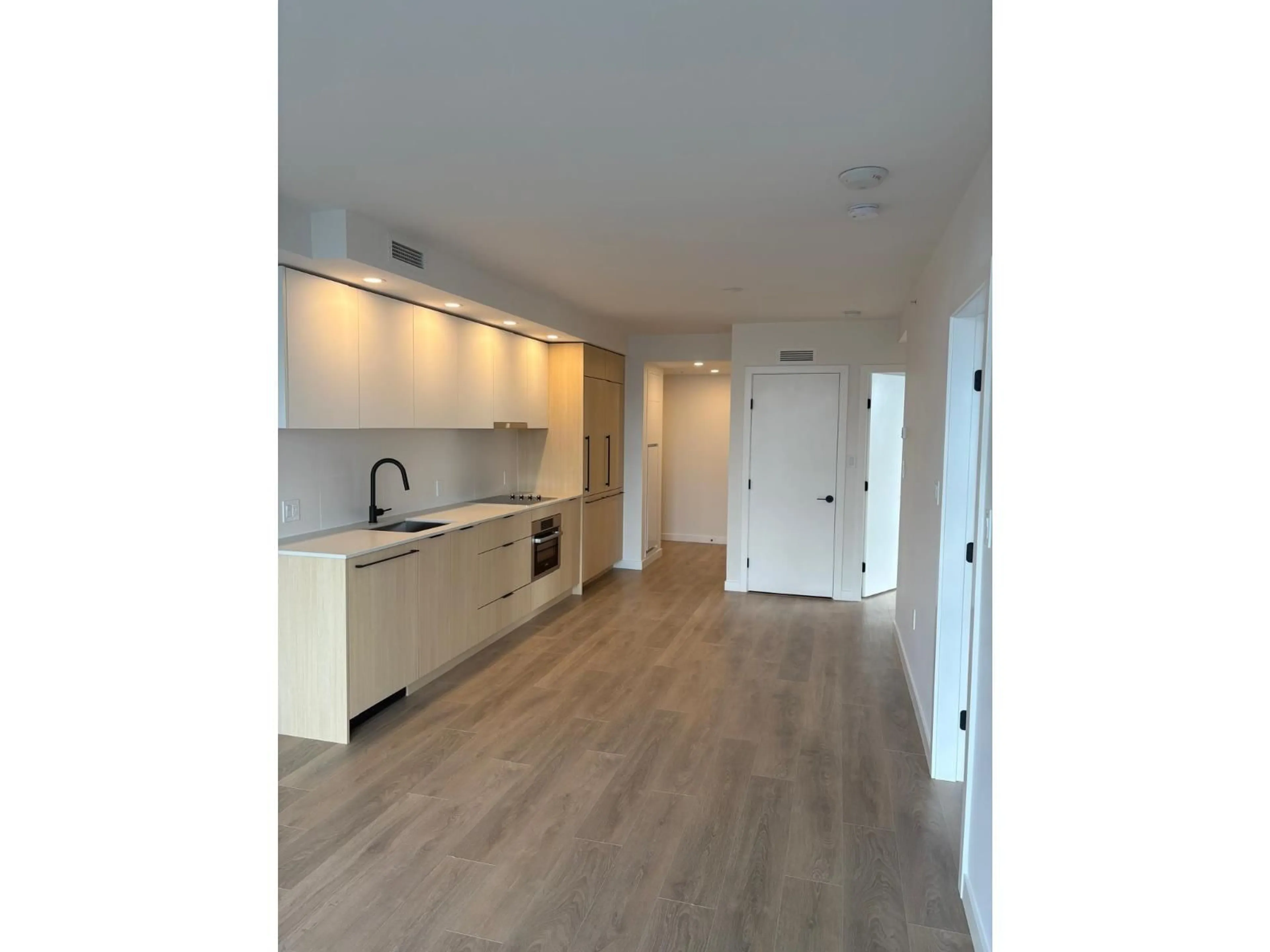 Unknown for 1111 - 13738 CENTRAL AVENUE, Surrey British Columbia V3T0X5