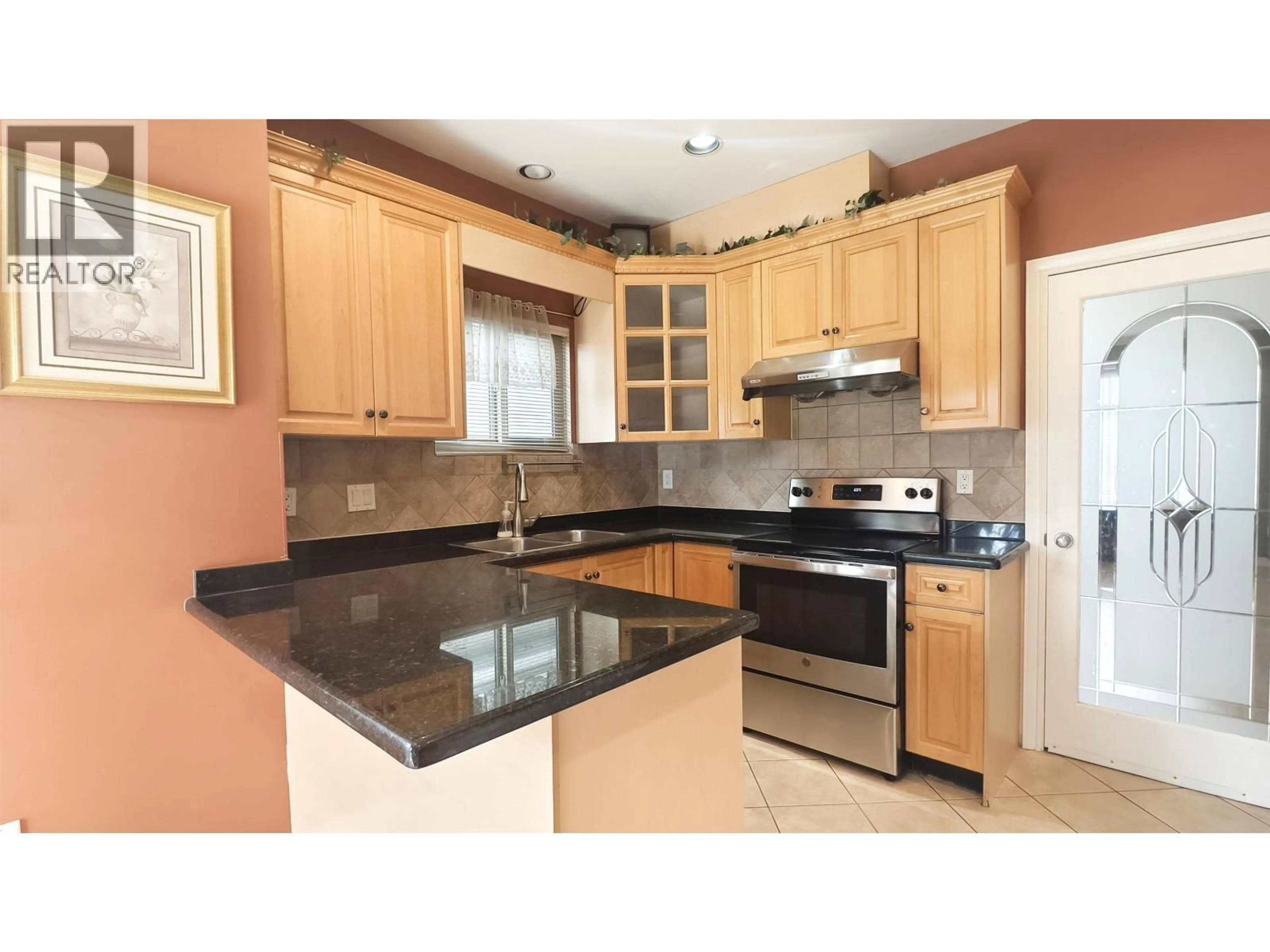 Standard kitchen, ceramic/tile floor for 6060 CLINTON STREET, Burnaby British Columbia V5J2M5