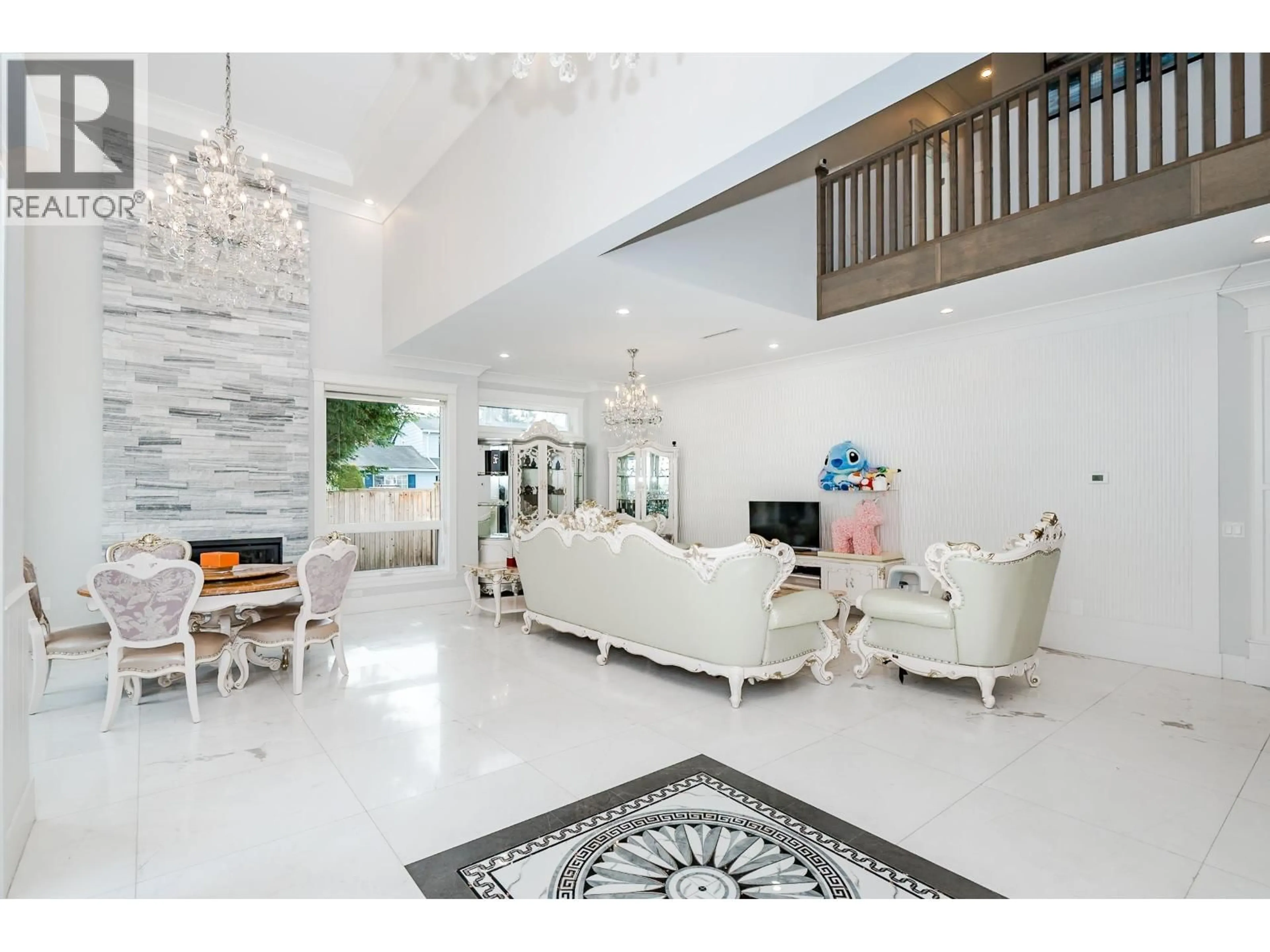 Indoor foyer for 6011 TAKLA PLACE, Richmond British Columbia V7C4A1