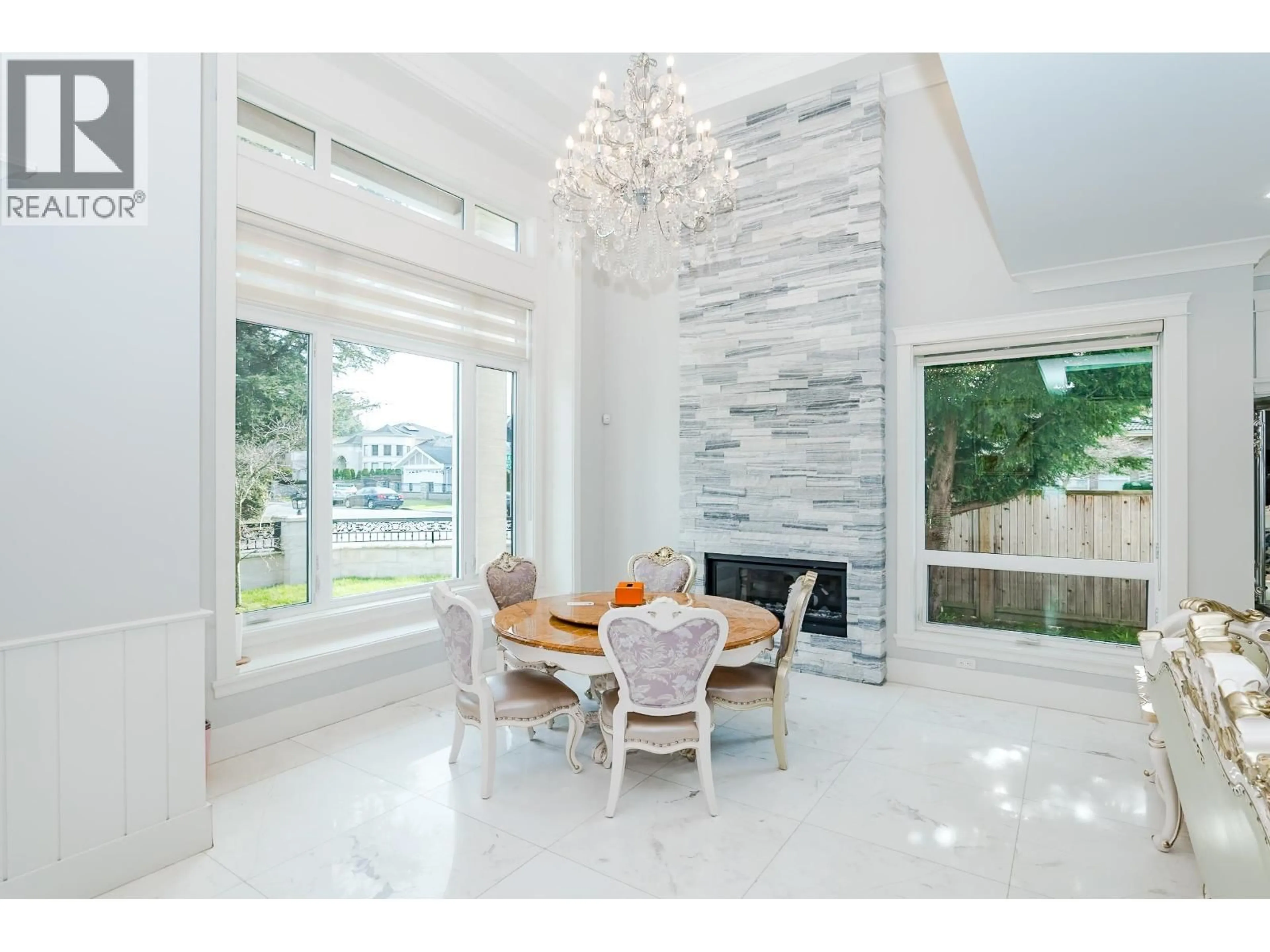Indoor foyer for 6011 TAKLA PLACE, Richmond British Columbia V7C4A1