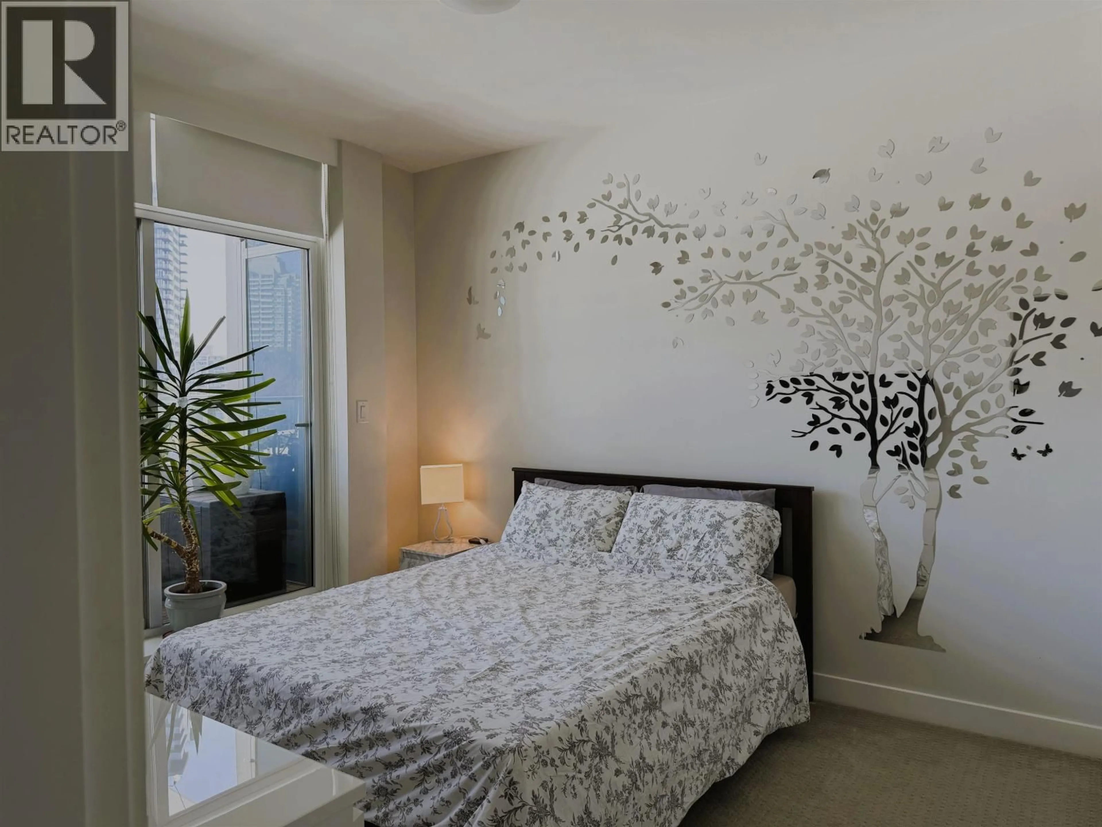 Bedroom with bed, unknown for 401 - 1788 GILMORE AVENUE, Burnaby British Columbia V5C0L5