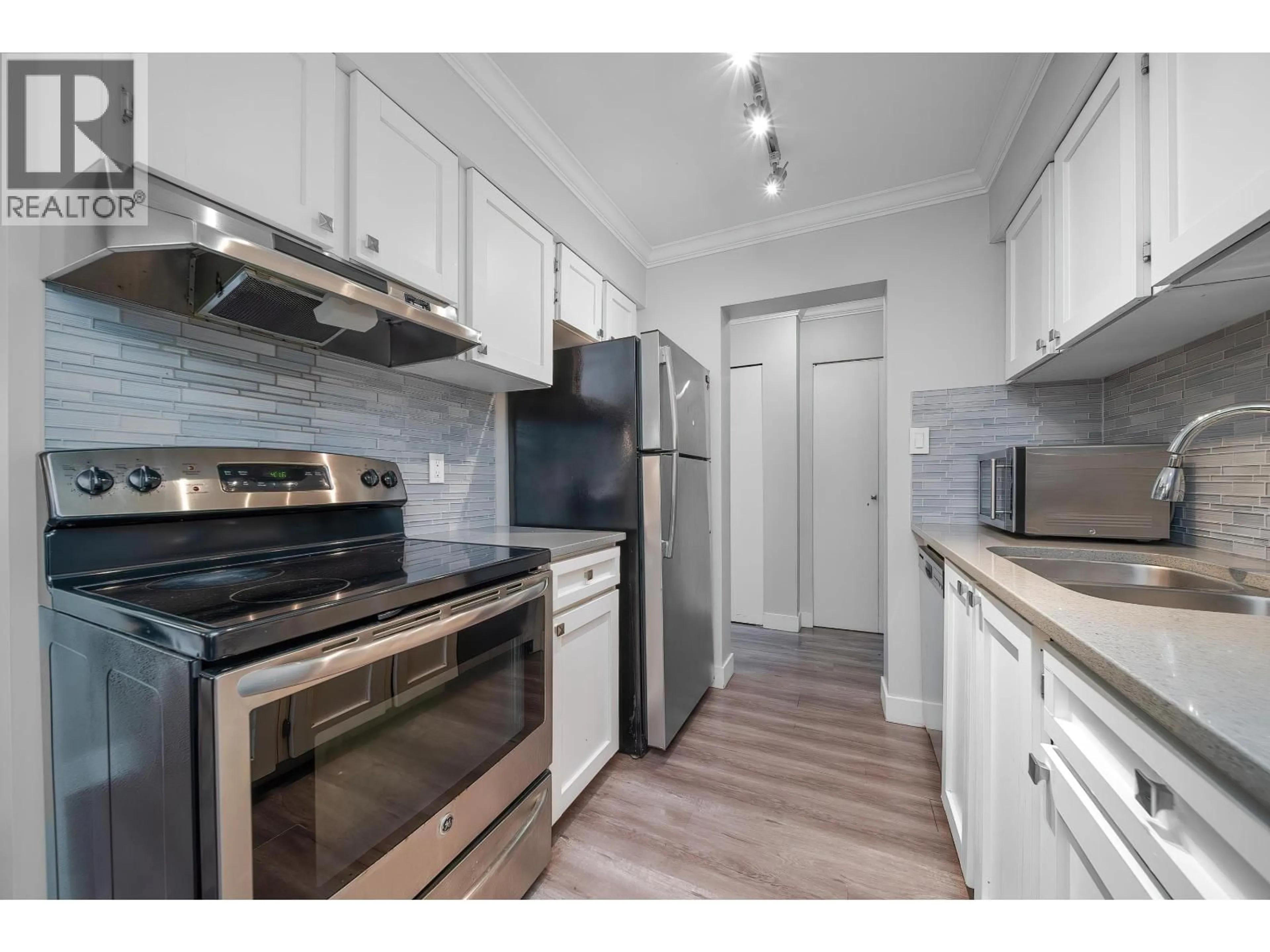 Standard kitchen, wood/laminate floor for 114 - 6655 LYNAS LANE, Richmond British Columbia V7C3K8