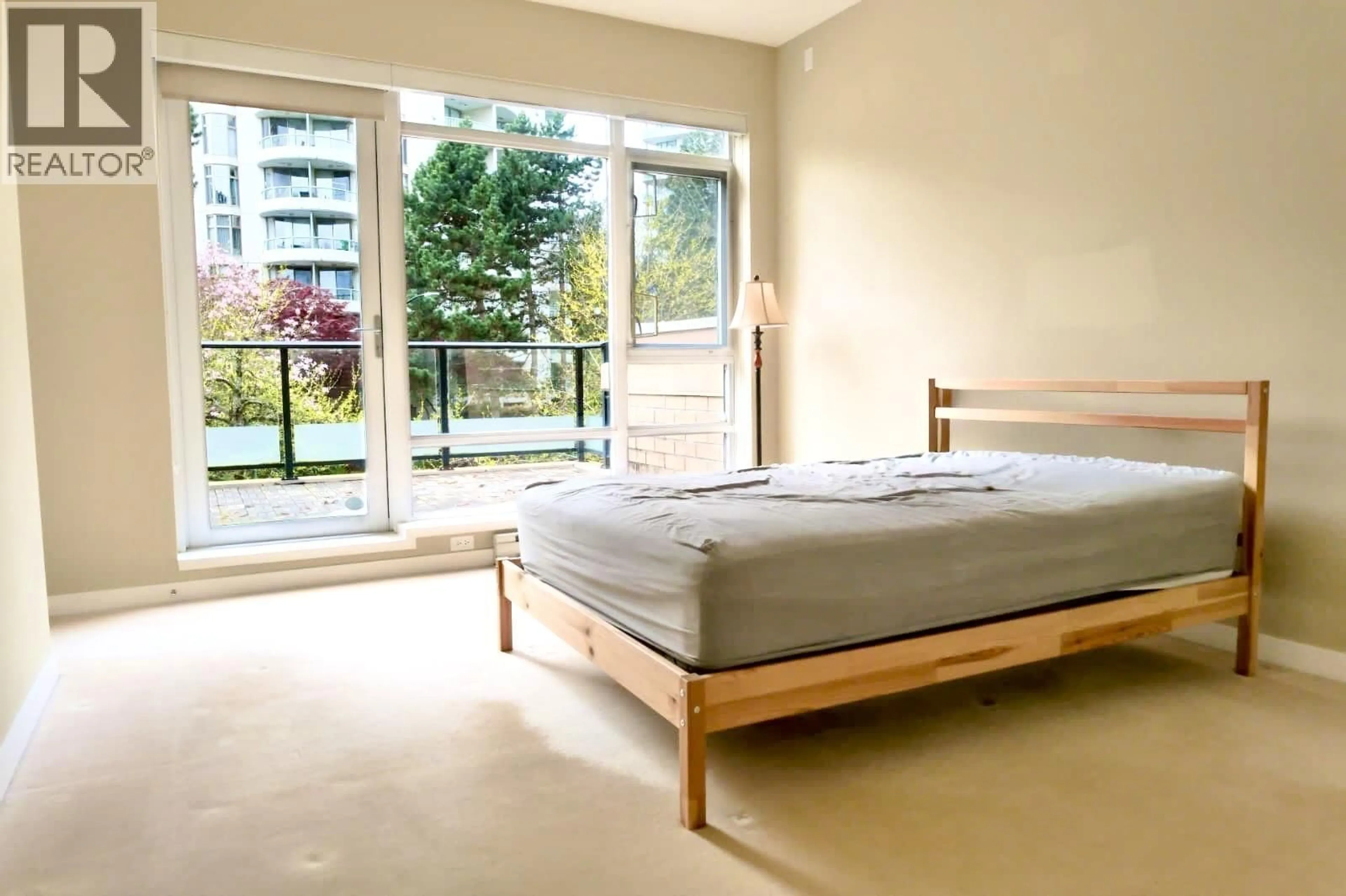 Bedroom with bed, unknown for 6198 WILSON AVENUE, Burnaby British Columbia V5H2R8