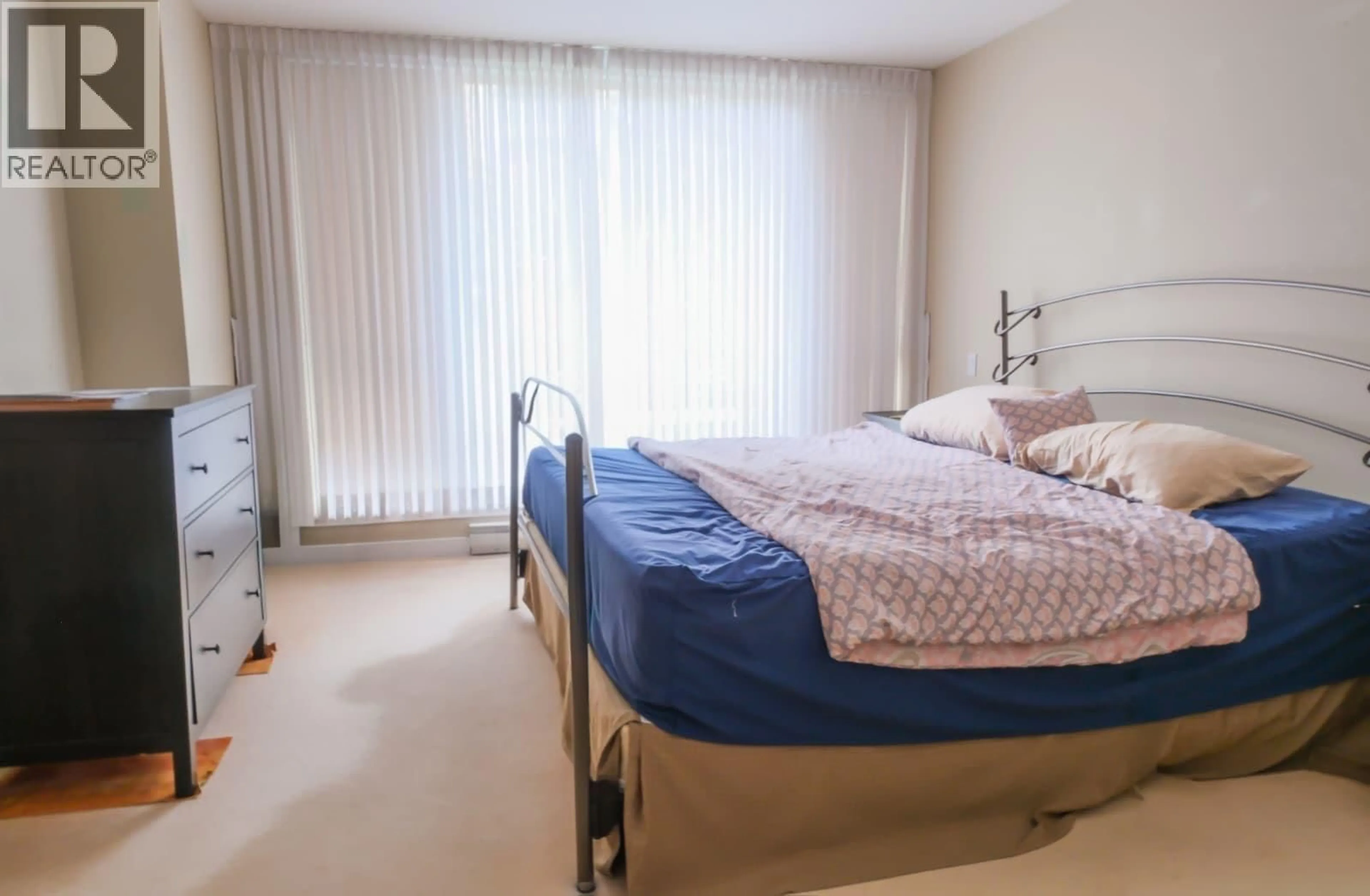 Bedroom with bed, unknown for 6198 WILSON AVENUE, Burnaby British Columbia V5H2R8