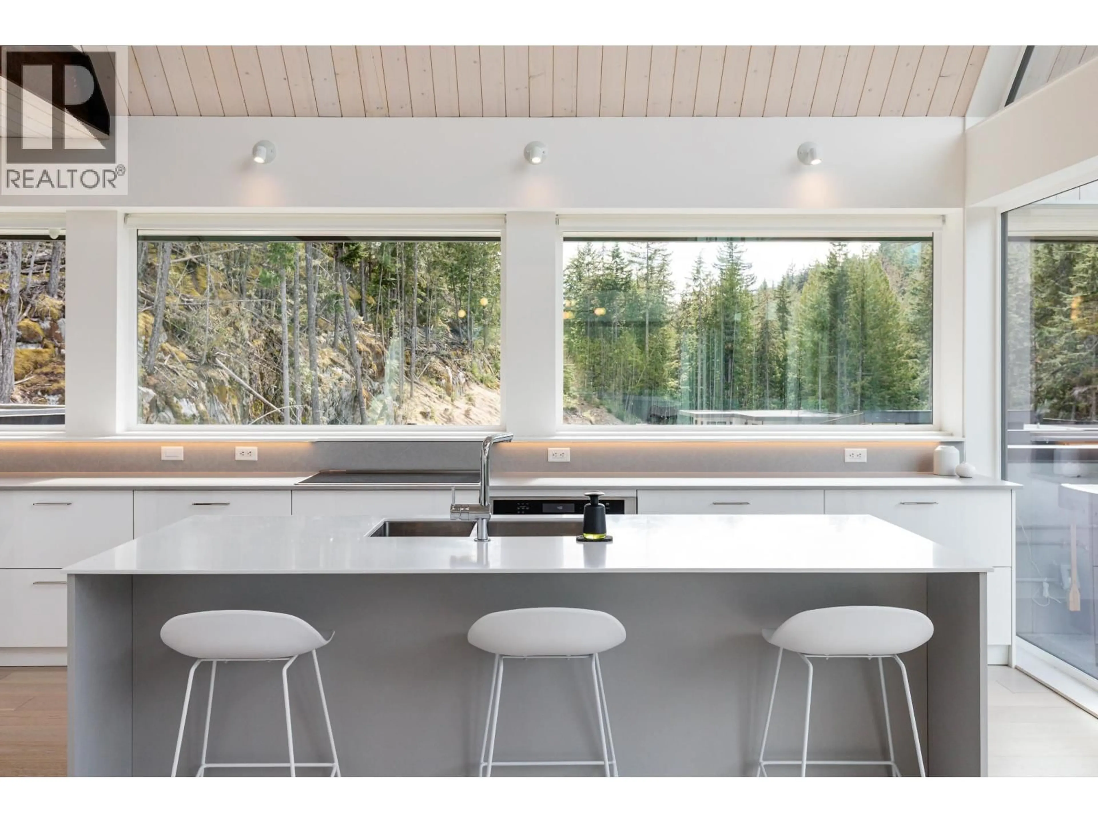 Contemporary kitchen, unknown for 9111 RIVERSIDE DRIVE, Whistler British Columbia V0N1B9
