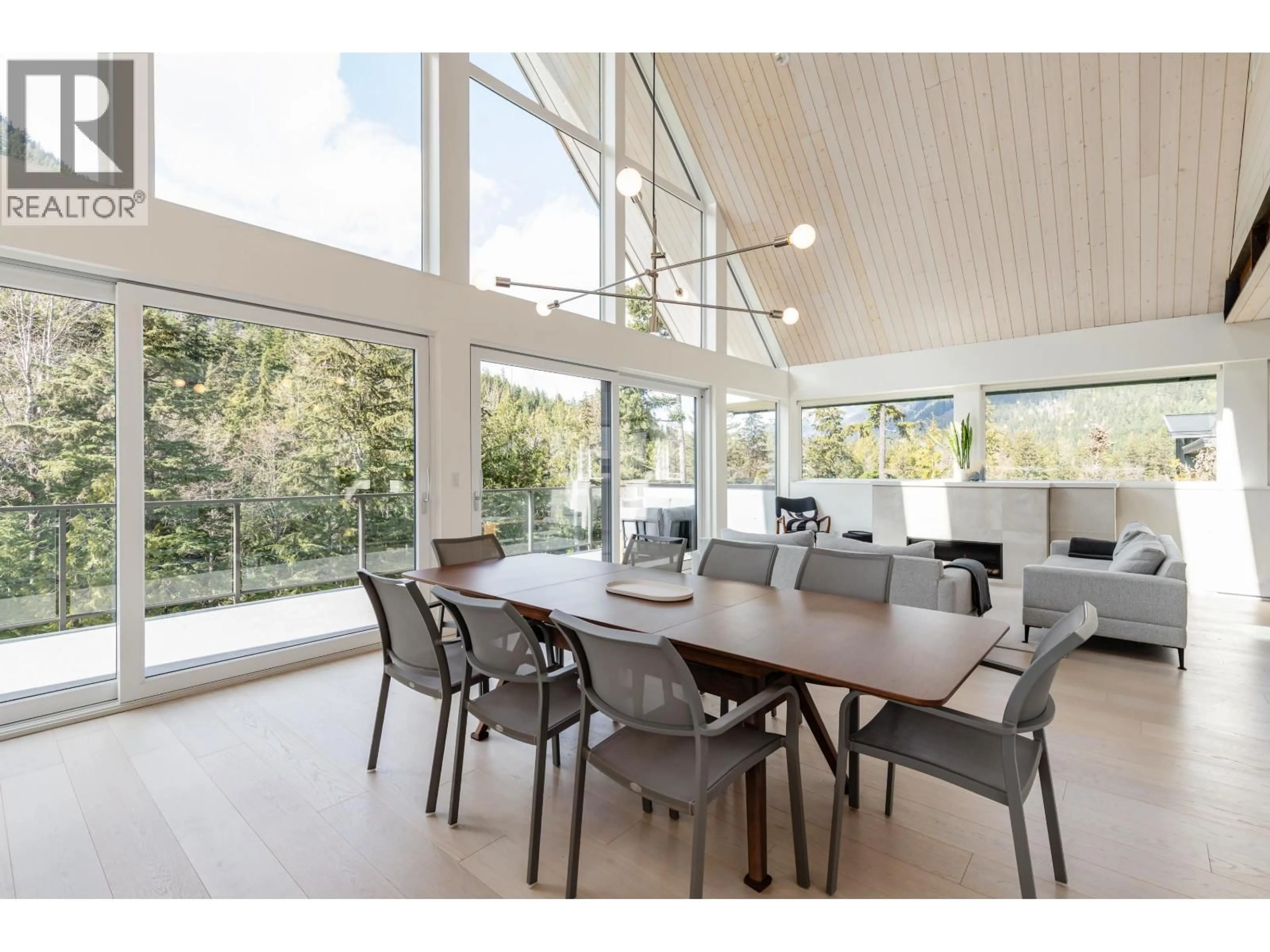 Dining room, wood/laminate floor for 9111 RIVERSIDE DRIVE, Whistler British Columbia V0N1B9