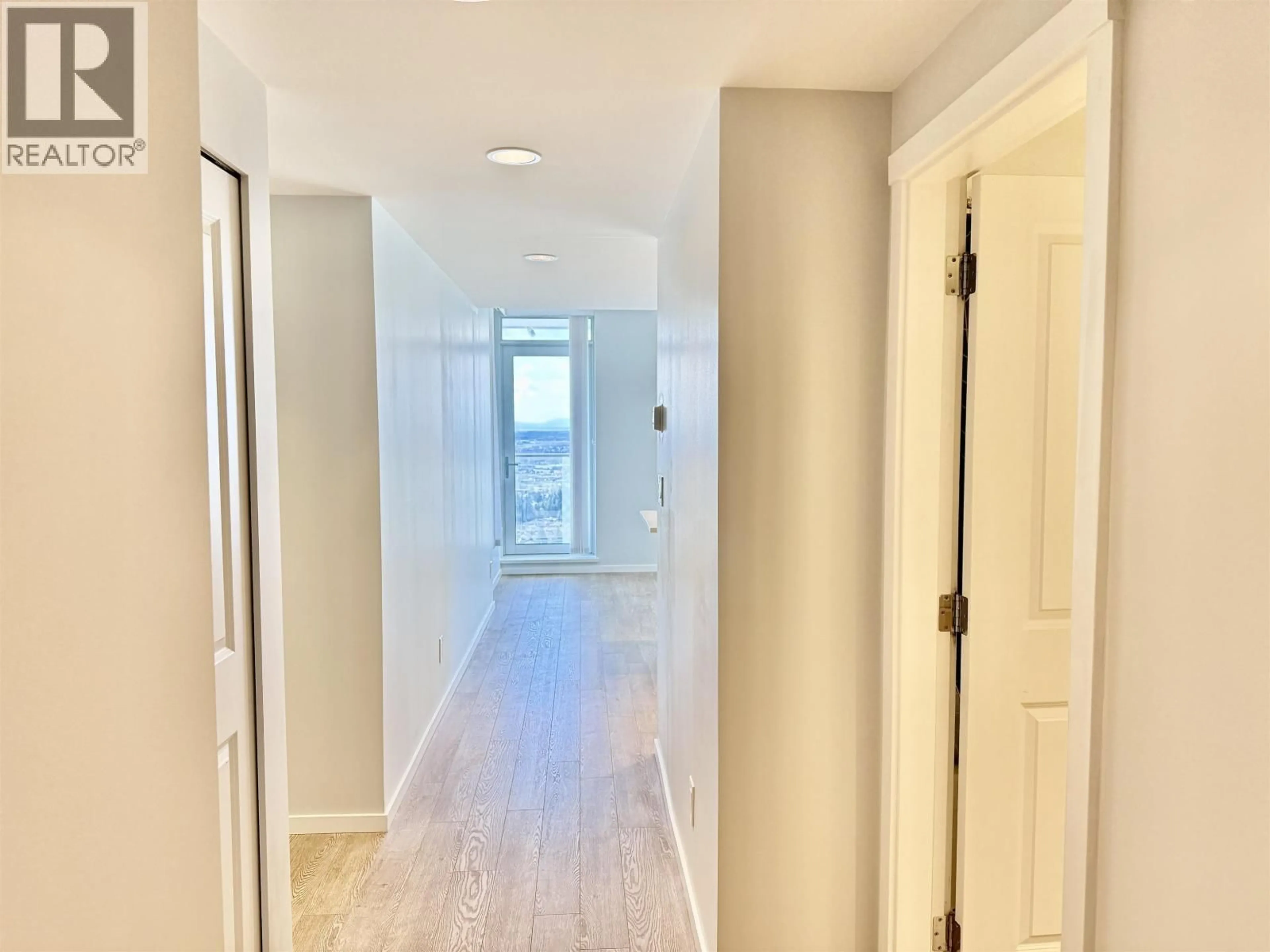 Indoor entryway for 3301 - 6700 DUNBLANE AVENUE, Burnaby British Columbia V5H0J3