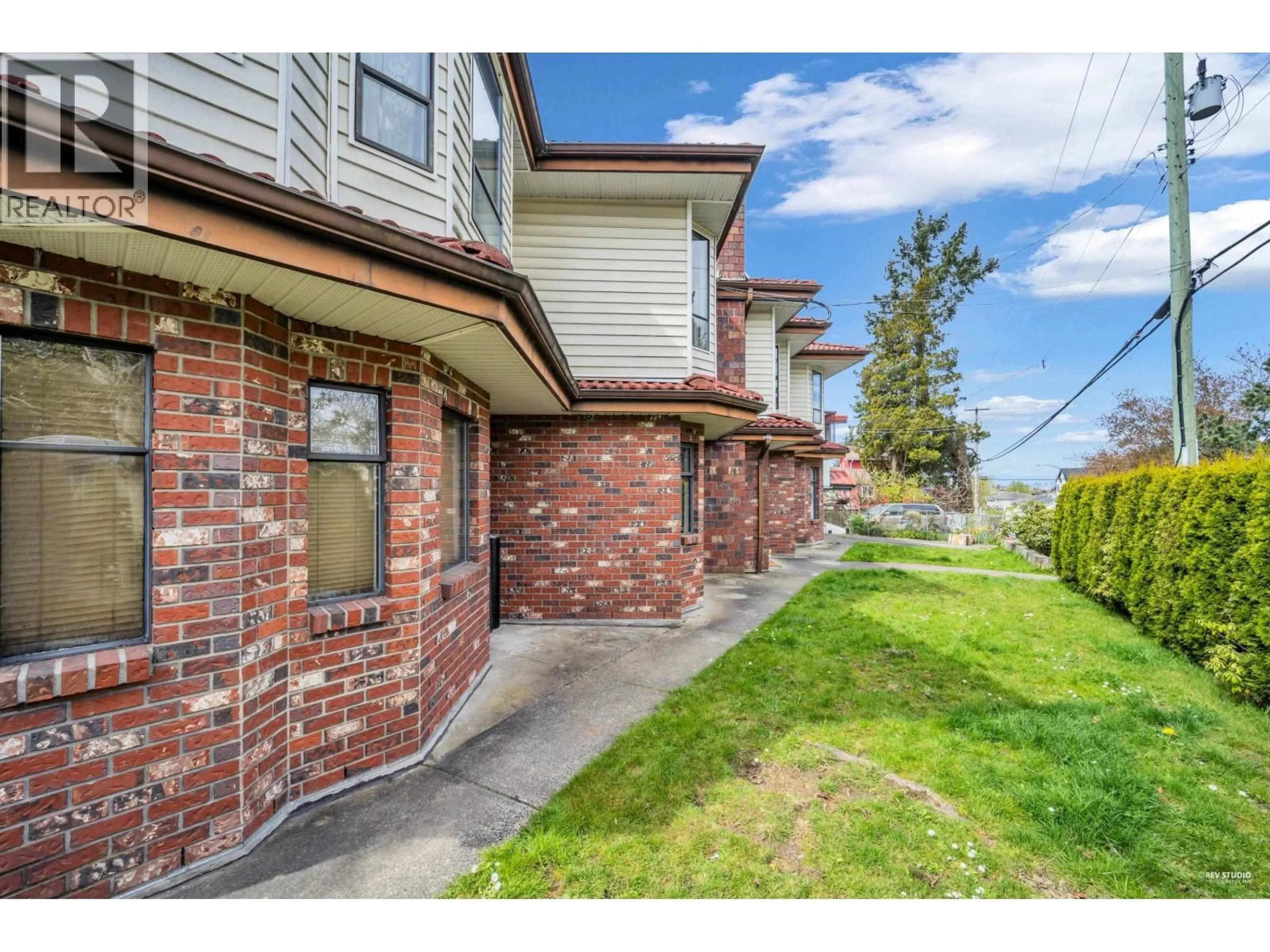 Unknown for 3088 SCHOOL AVENUE, Vancouver British Columbia V5R5M8