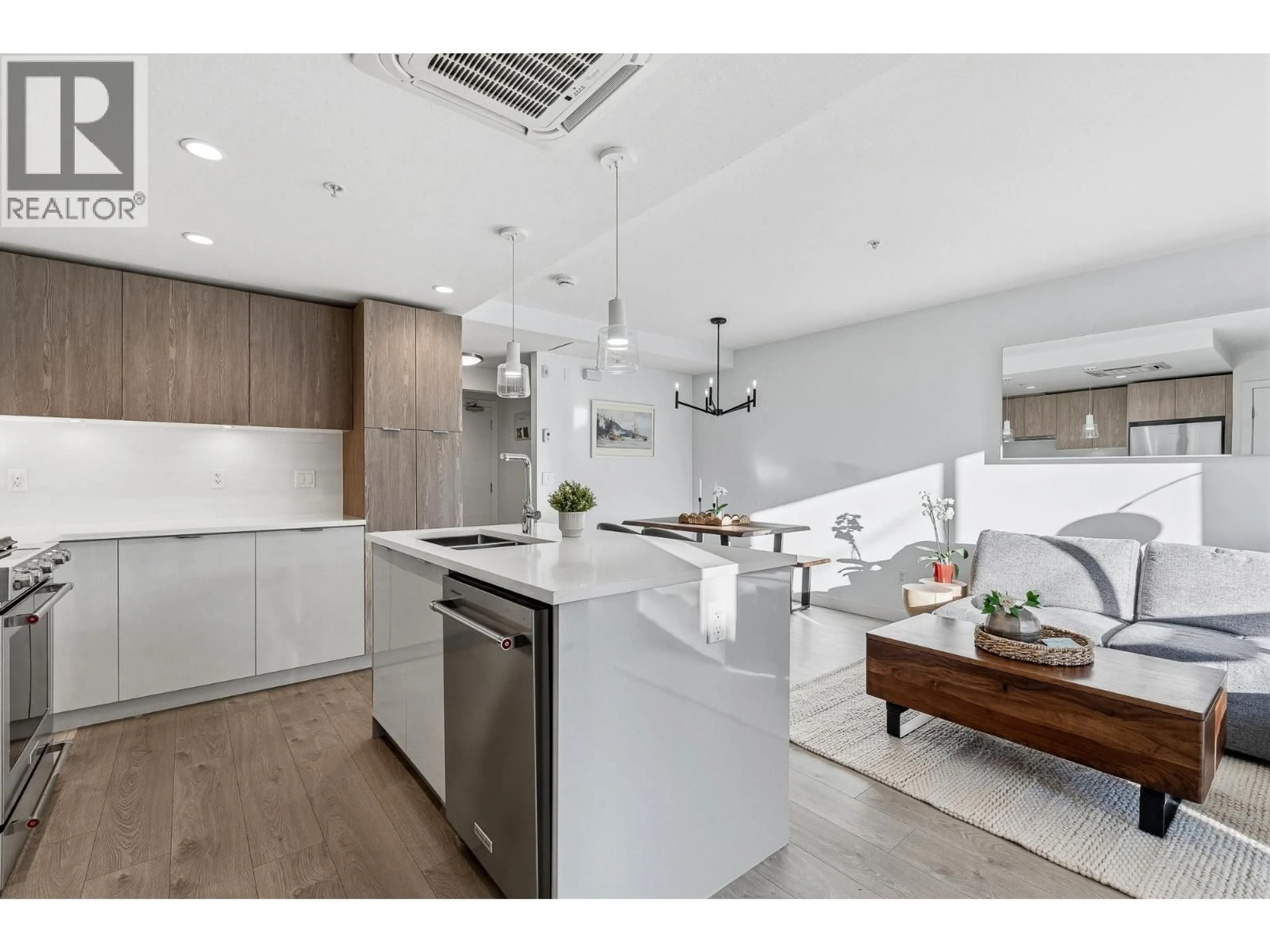 Open concept kitchen, unknown for TH3 - 108 8TH STREET, North Vancouver British Columbia V7L1Y9