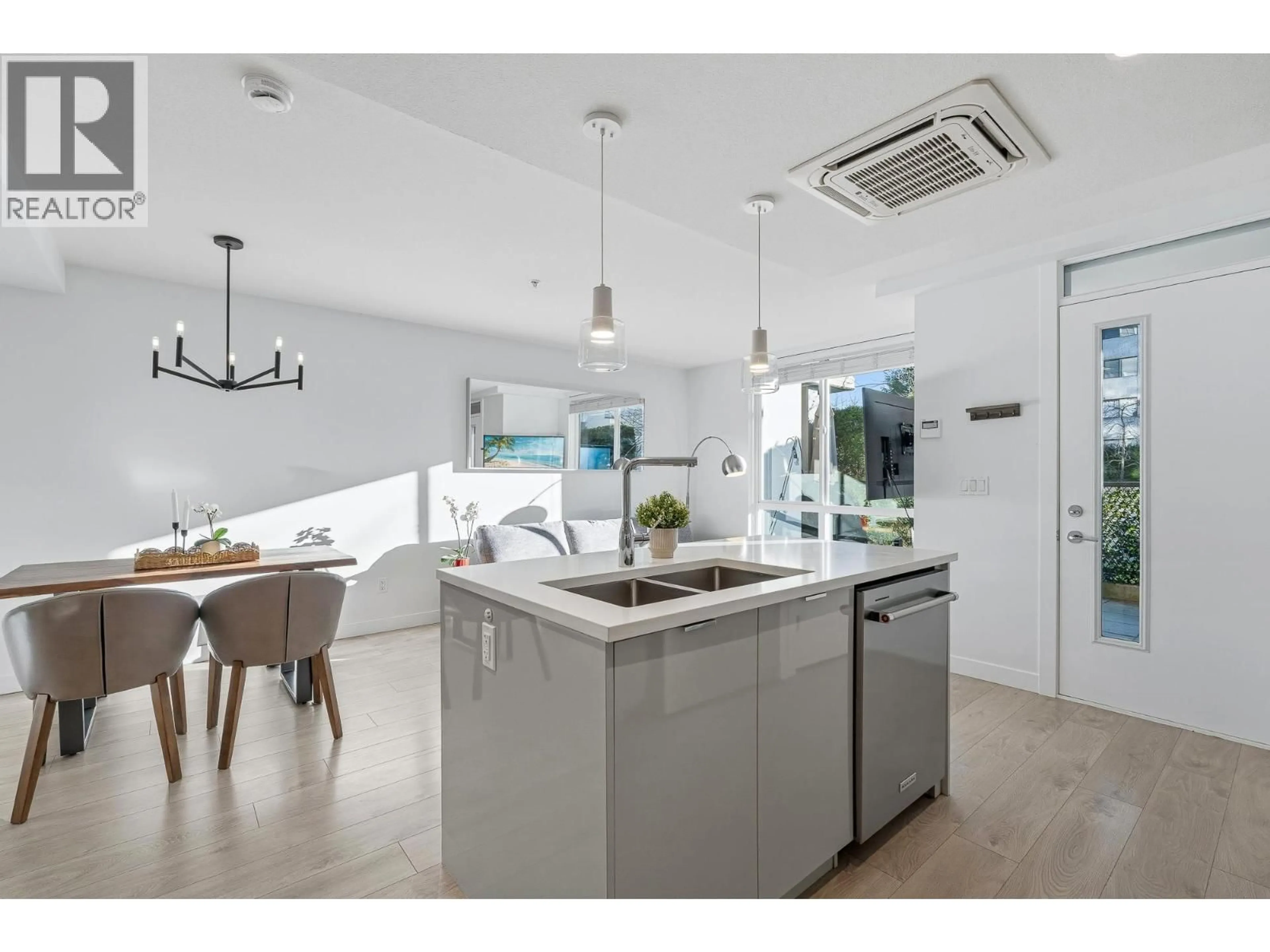 Contemporary kitchen, ceramic/tile floor for TH3 - 108 8TH STREET, North Vancouver British Columbia V7L1Y9