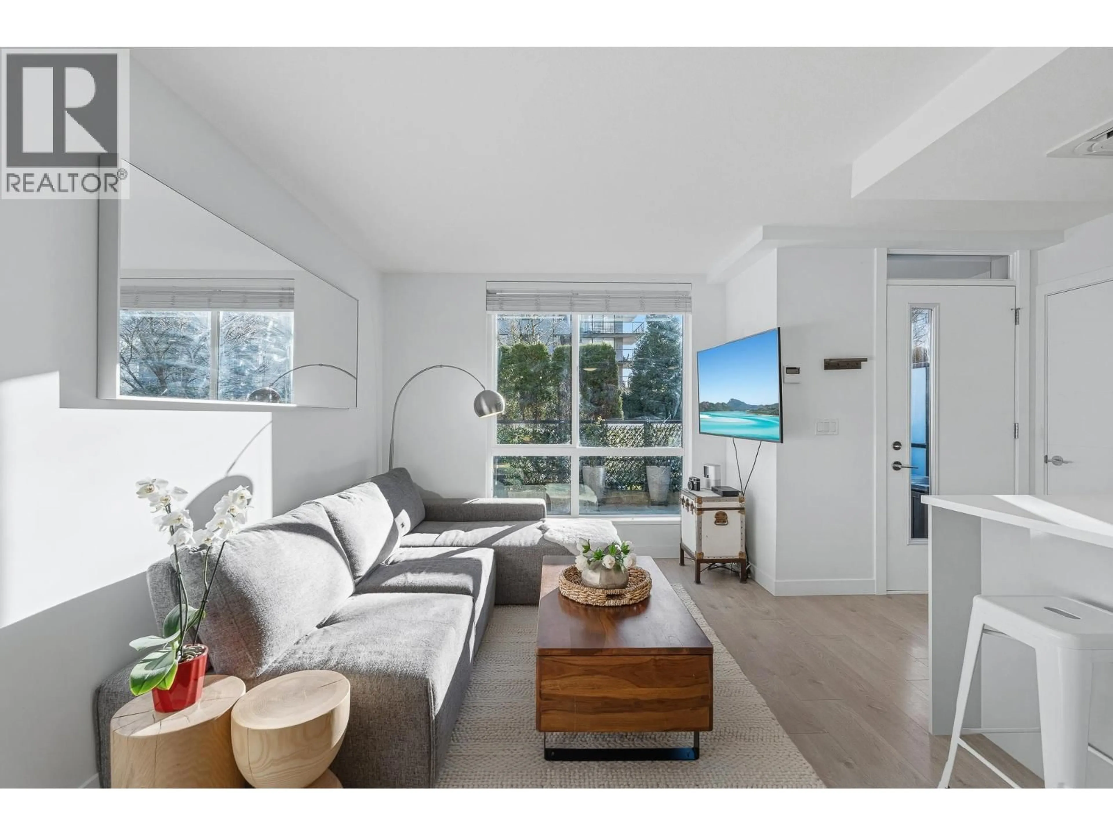 Living room with furniture, unknown for TH3 - 108 8TH STREET, North Vancouver British Columbia V7L1Y9