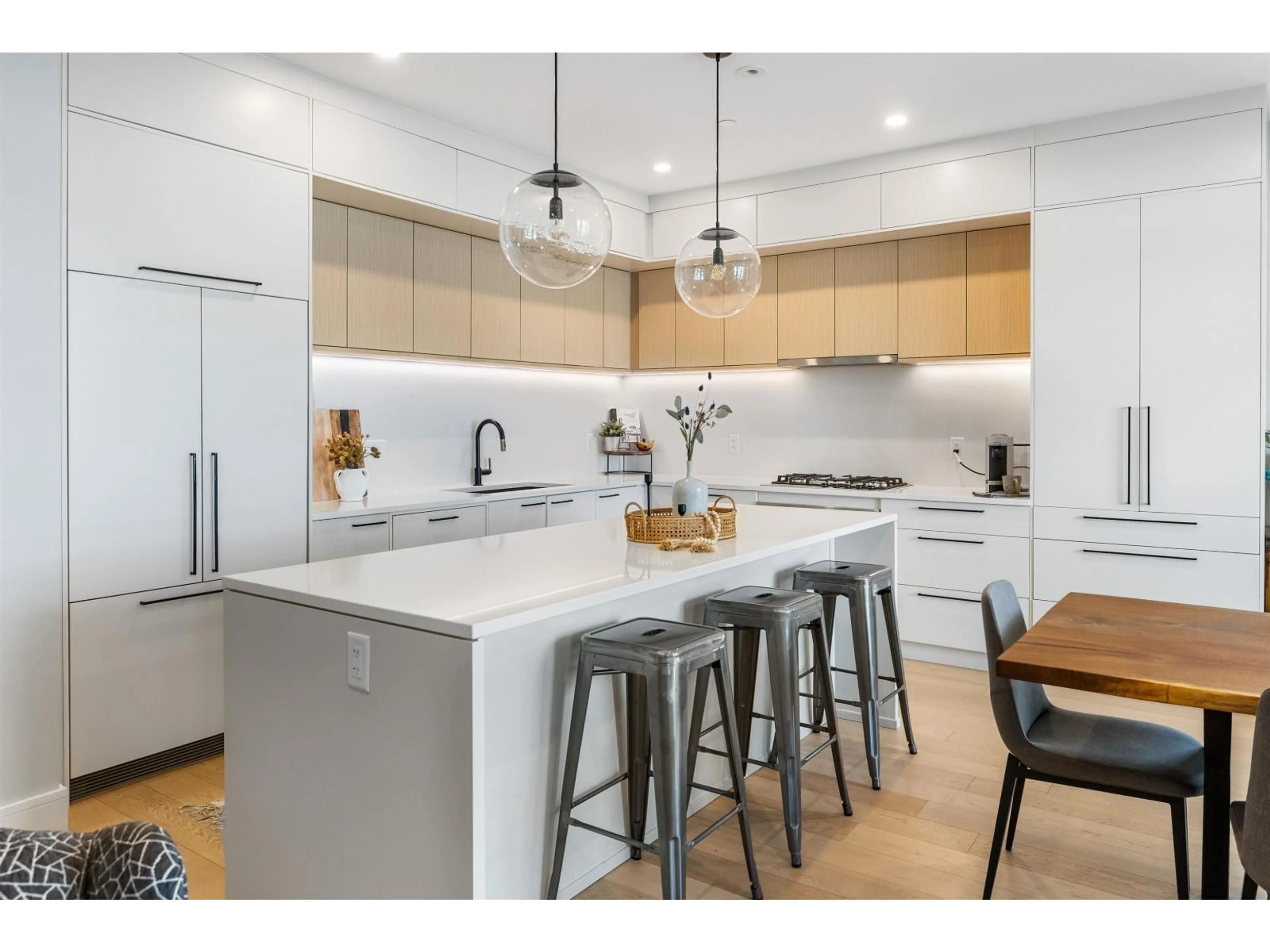 Contemporary kitchen, unknown for 509 - 20416 PARK AVENUE, Langley British Columbia V3A0N2