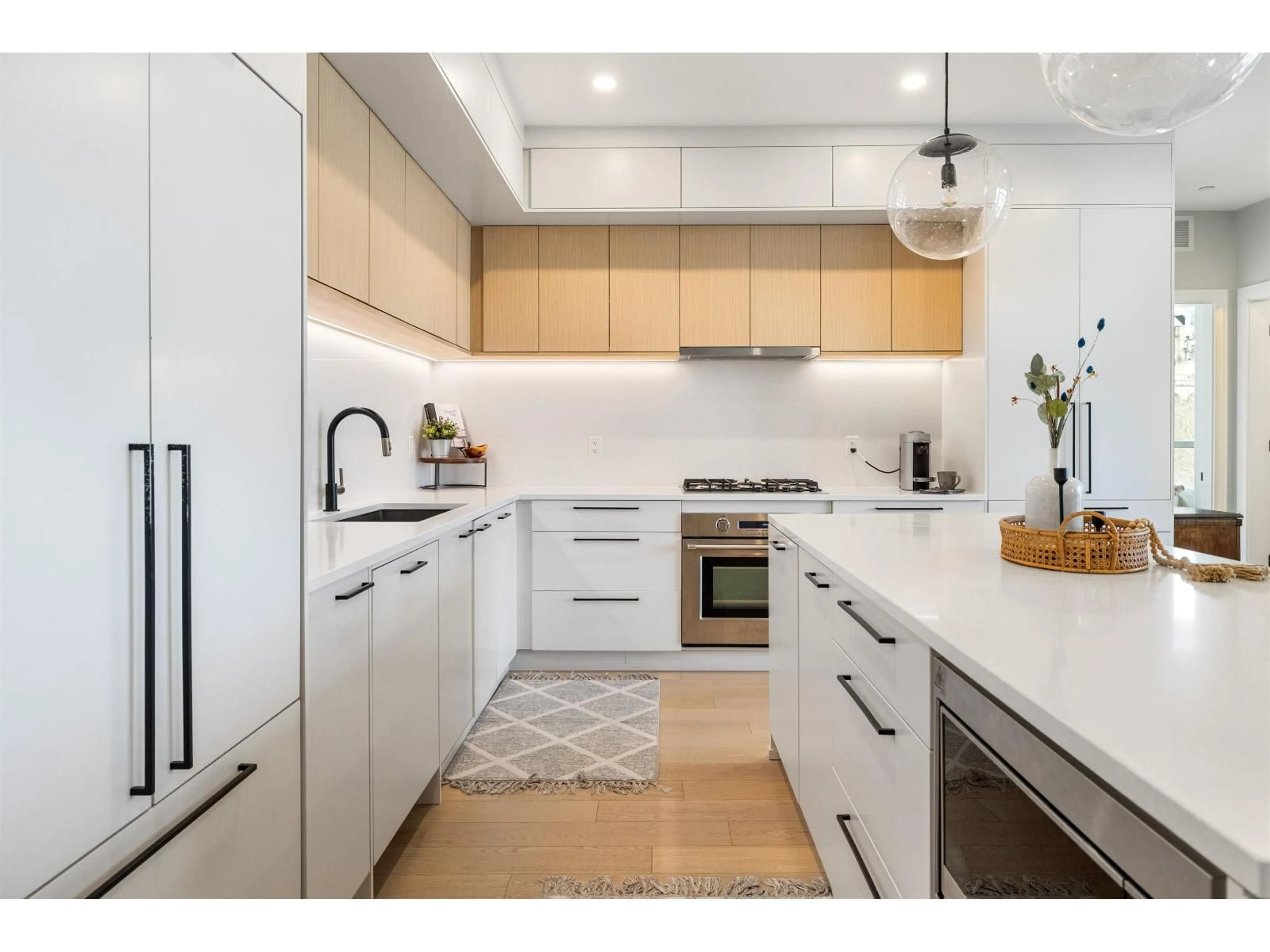 Contemporary kitchen, unknown for 509 - 20416 PARK AVENUE, Langley British Columbia V3A0N2