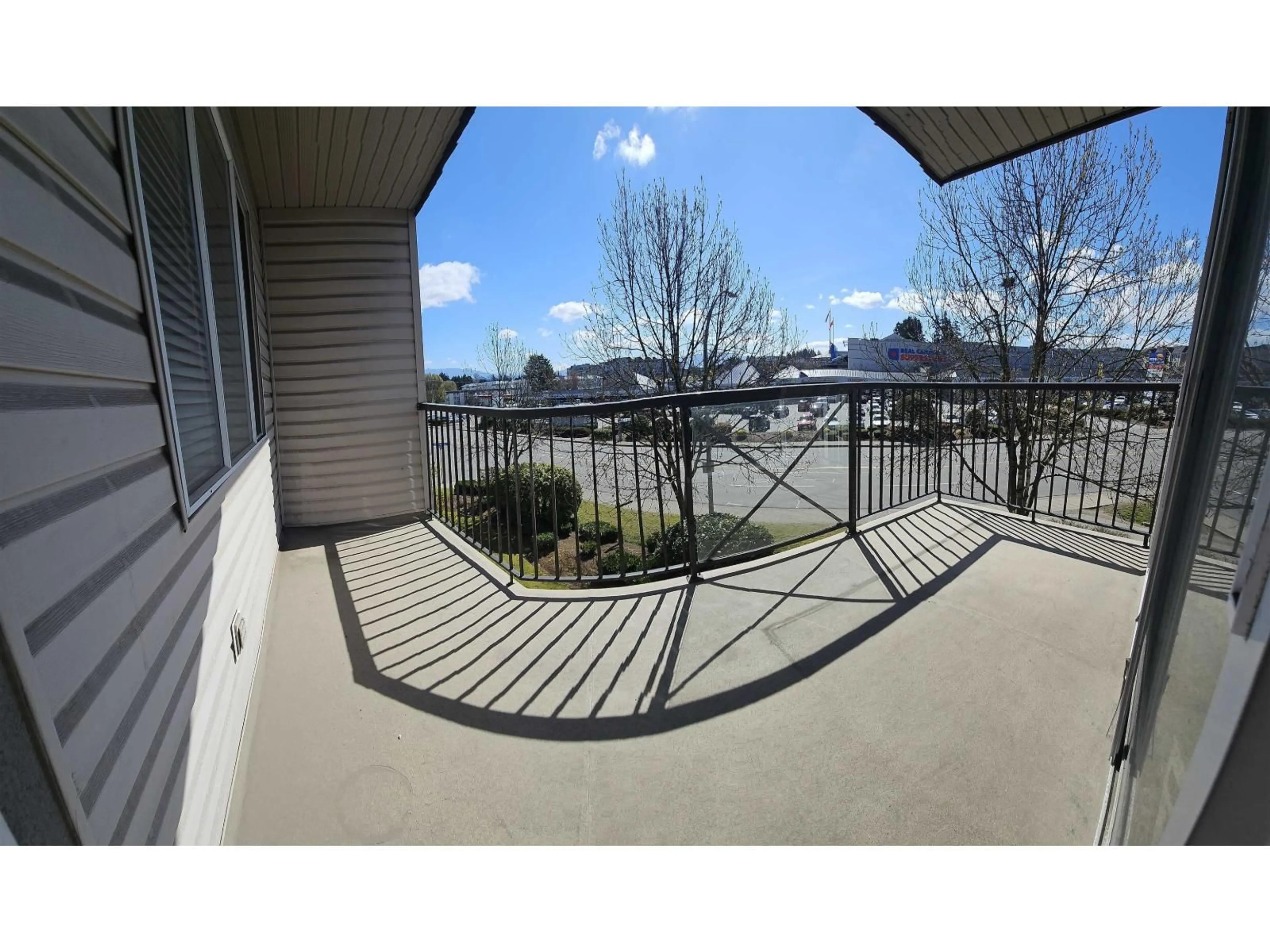 Patio, water/lake/river/ocean view for 210 - 32725 GEORGE FERGUSON WAY, Abbotsford British Columbia V2T5M5