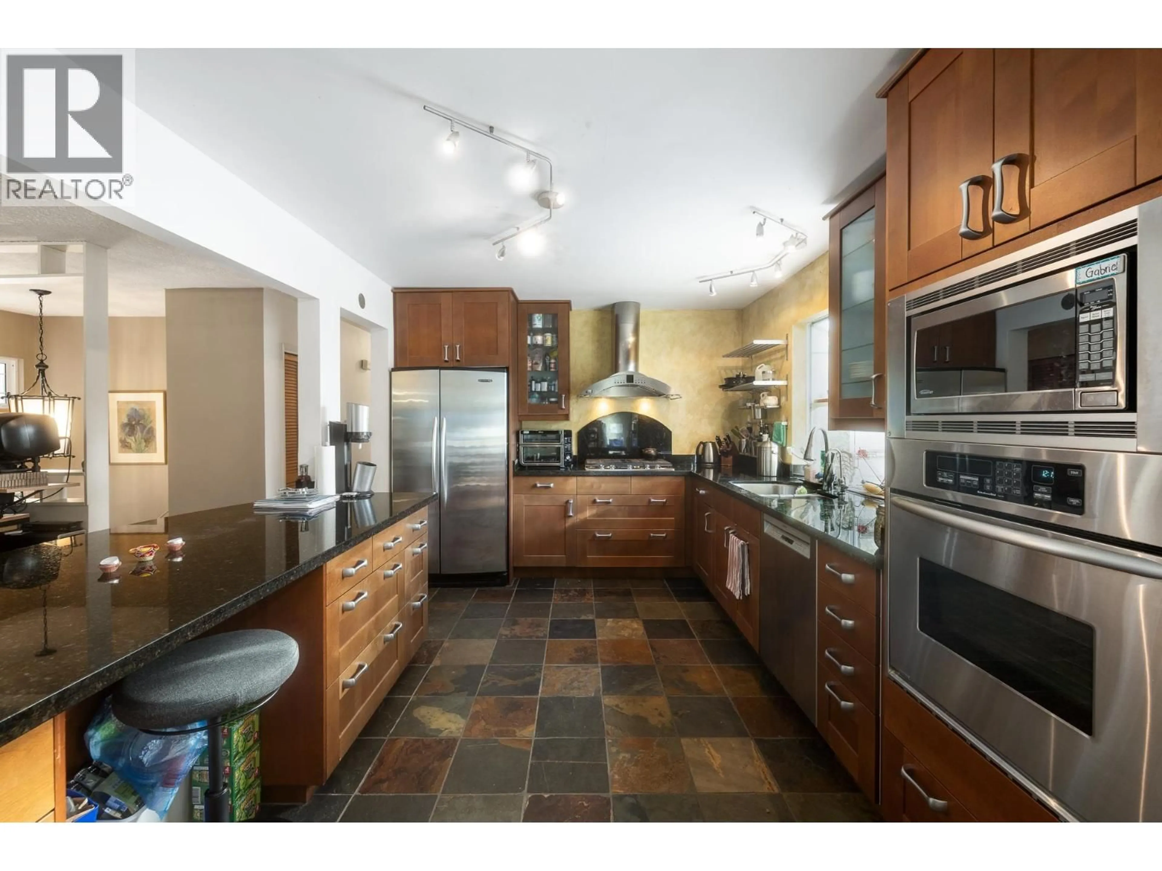 Unknown for 2041 TOMPKINS CRESCENT, North Vancouver British Columbia V7H2C9