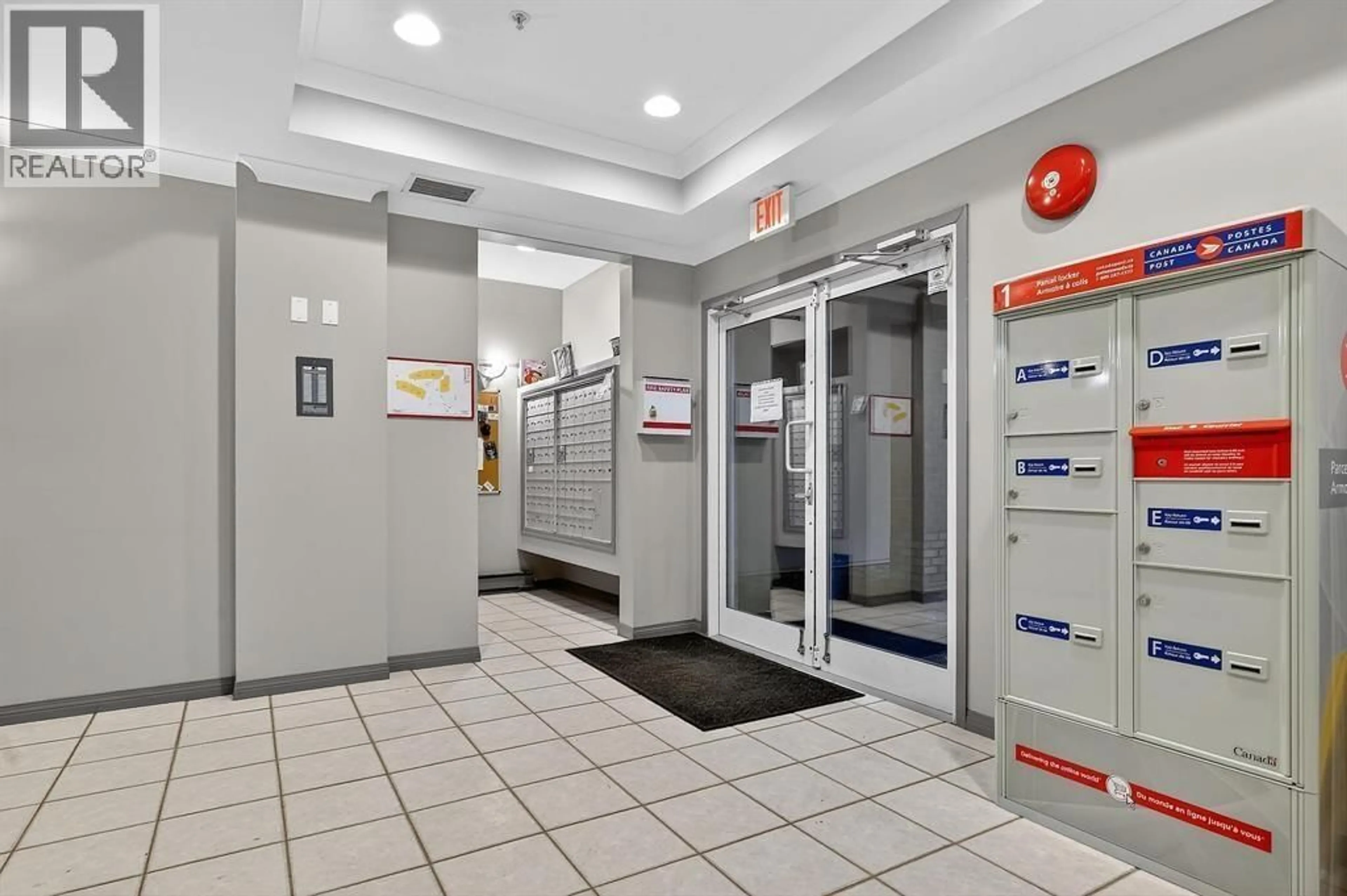 Indoor foyer for 316 - 301 MAUDE ROAD, Port Moody British Columbia V3H5B1