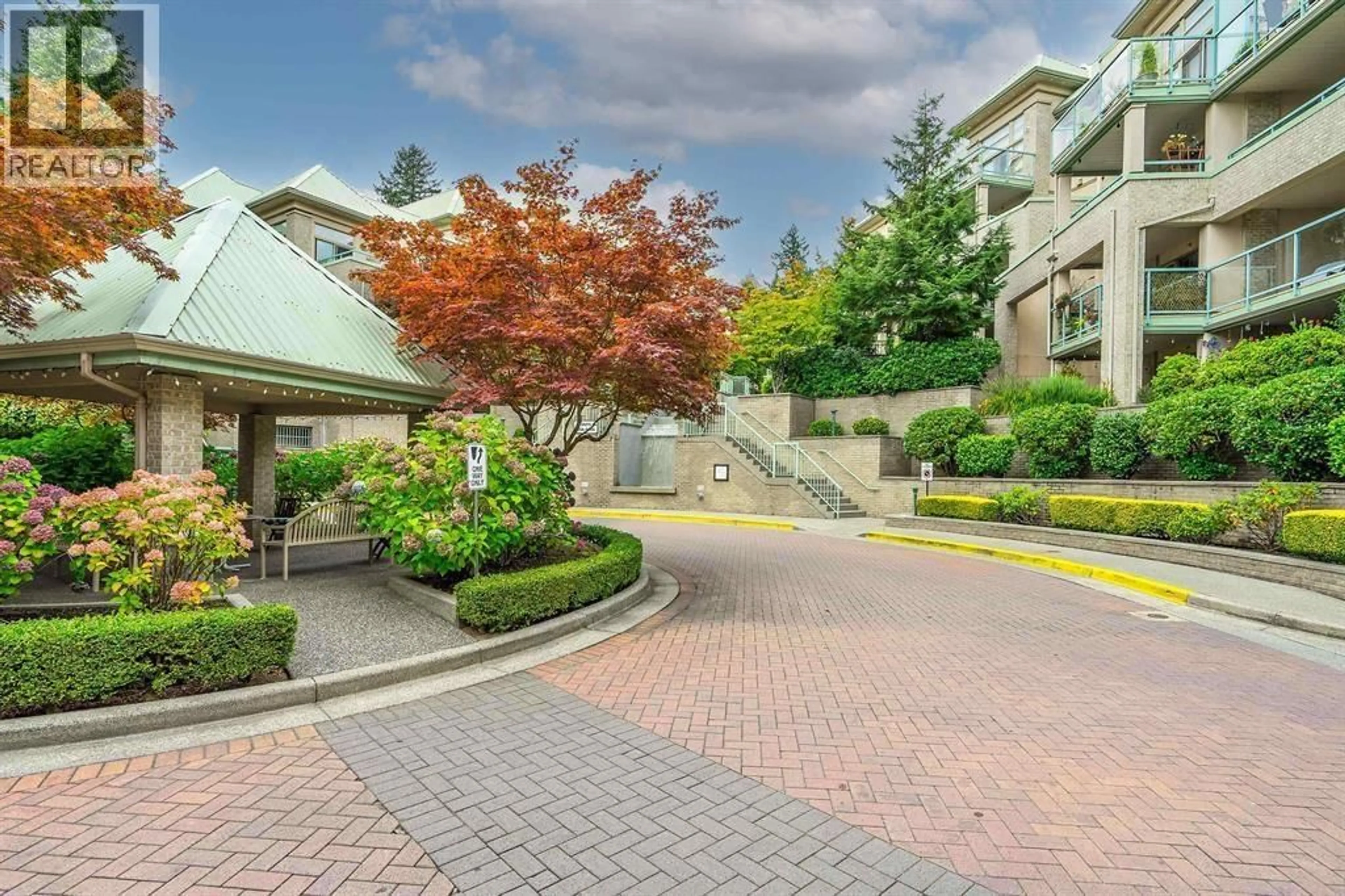 Patio, mountain view for 316 - 301 MAUDE ROAD, Port Moody British Columbia V3H5B1