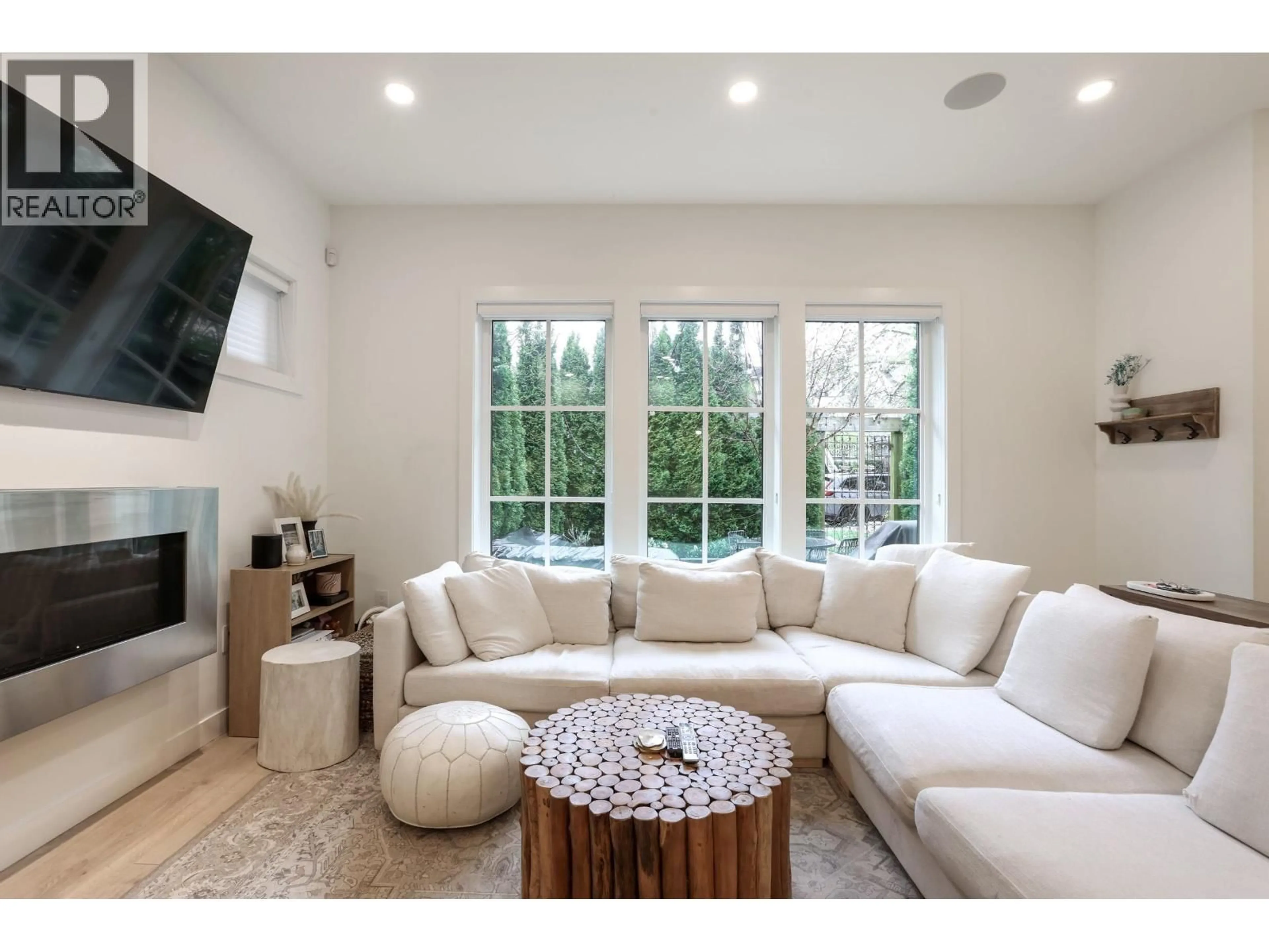 Living room with furniture, unknown for 1 - 3640 2ND AVENUE, Vancouver British Columbia V6R1J7