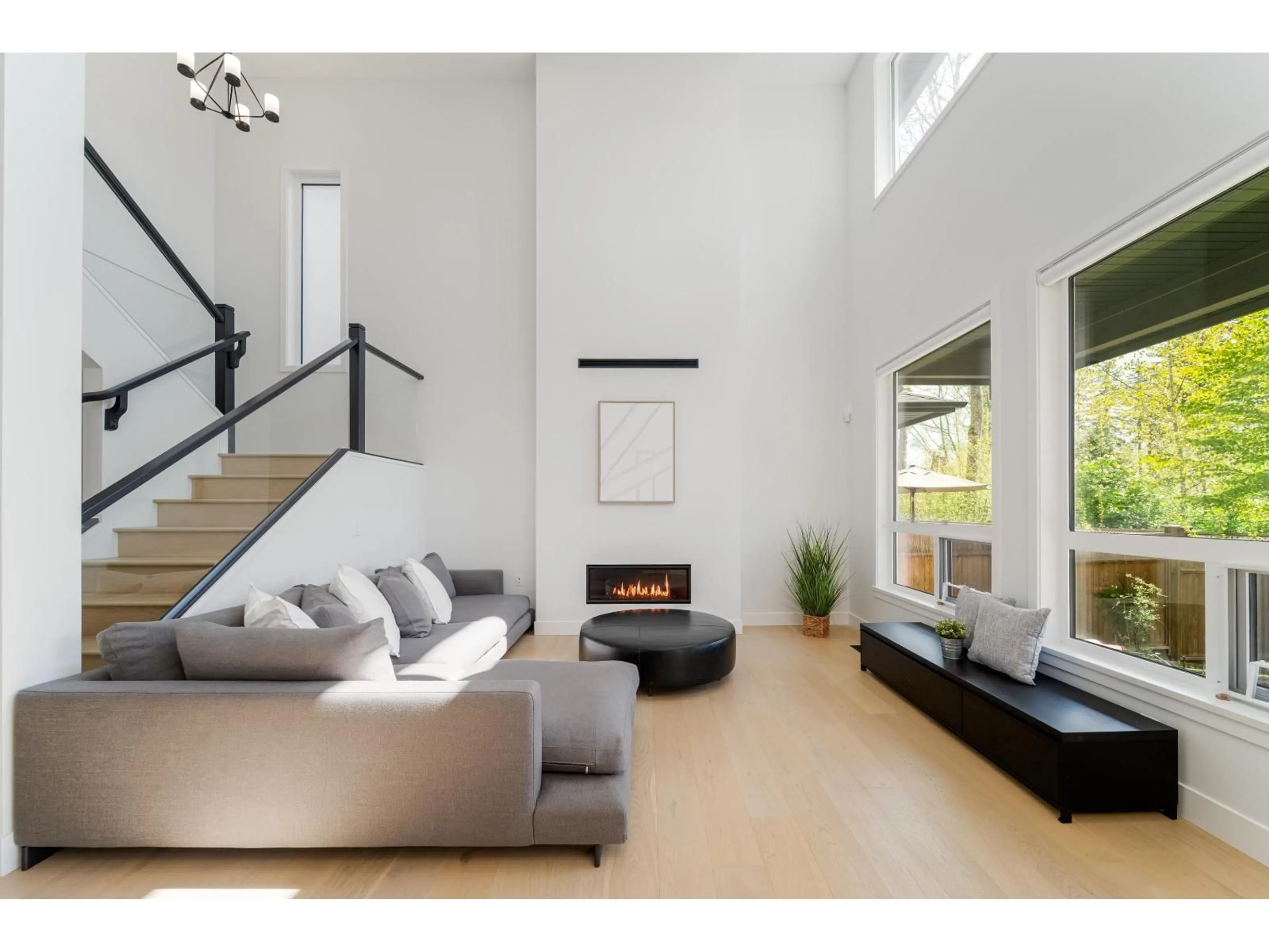 Living room with furniture, unknown for 20530 77A AVENUE, Langley British Columbia V2Y4K3