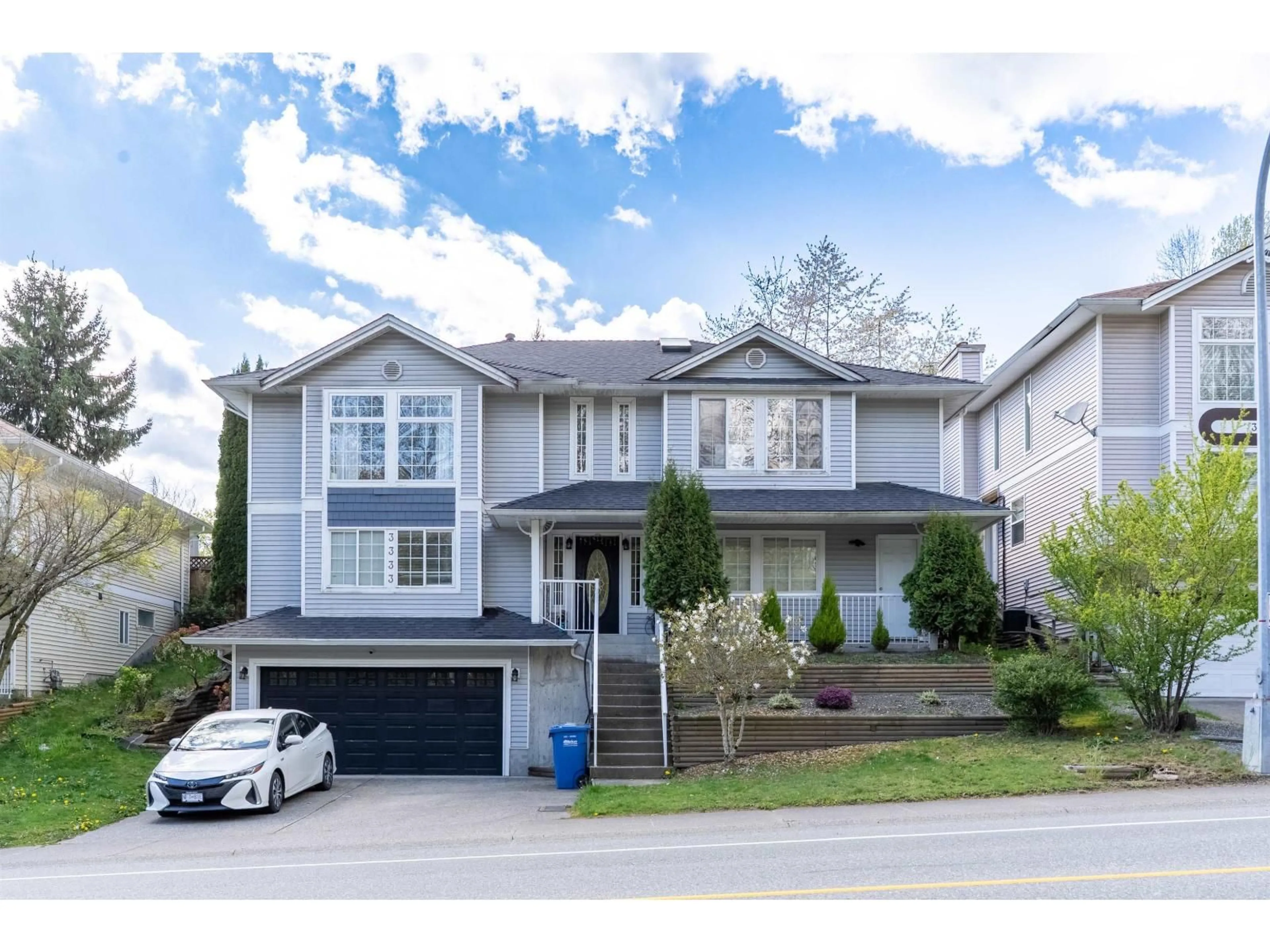 Home with vinyl exterior material, street for 3333 BLUE JAY STREET, Abbotsford British Columbia V2T6P9