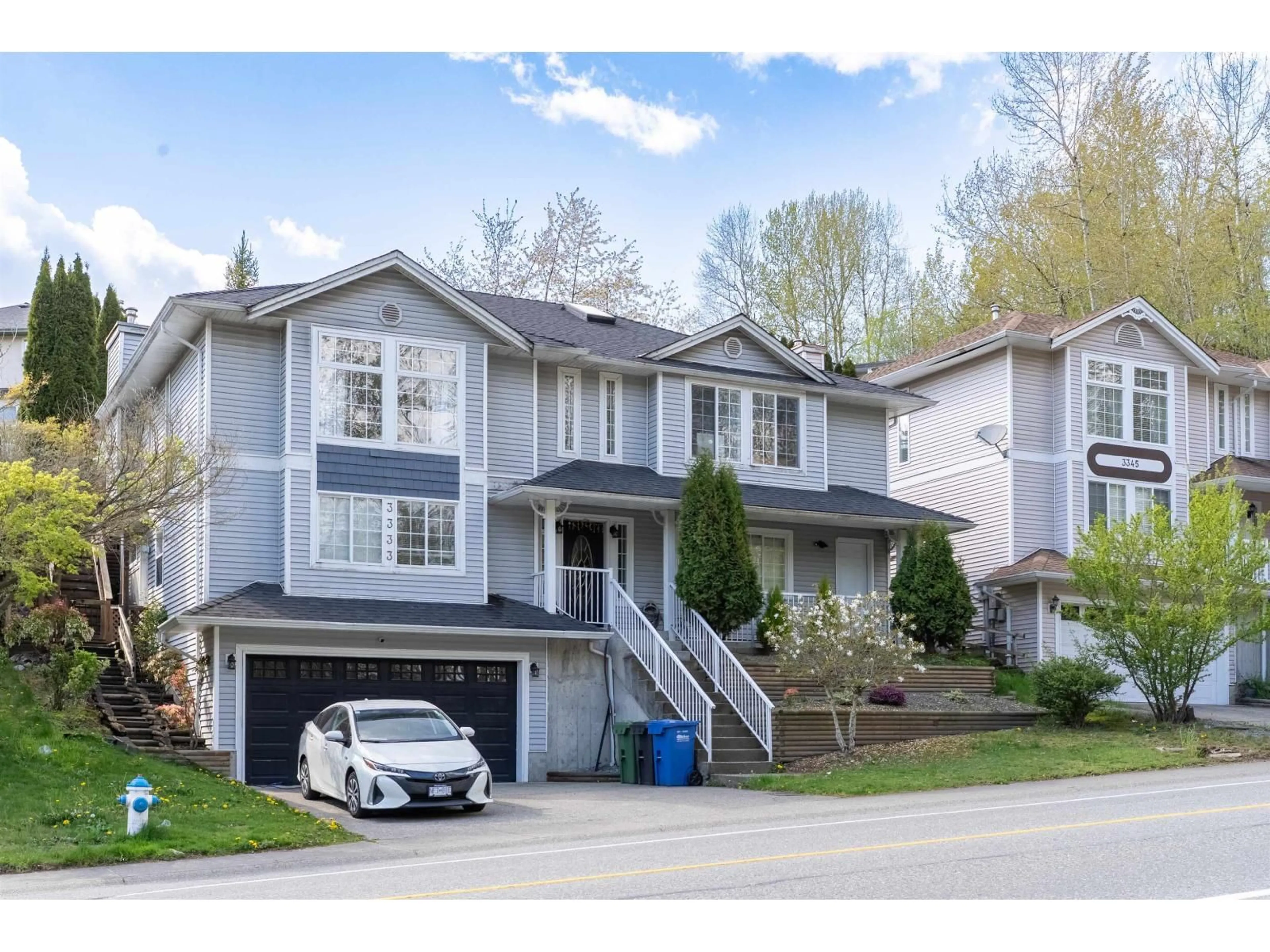 Home with vinyl exterior material, street for 3333 BLUE JAY STREET, Abbotsford British Columbia V2T6P9