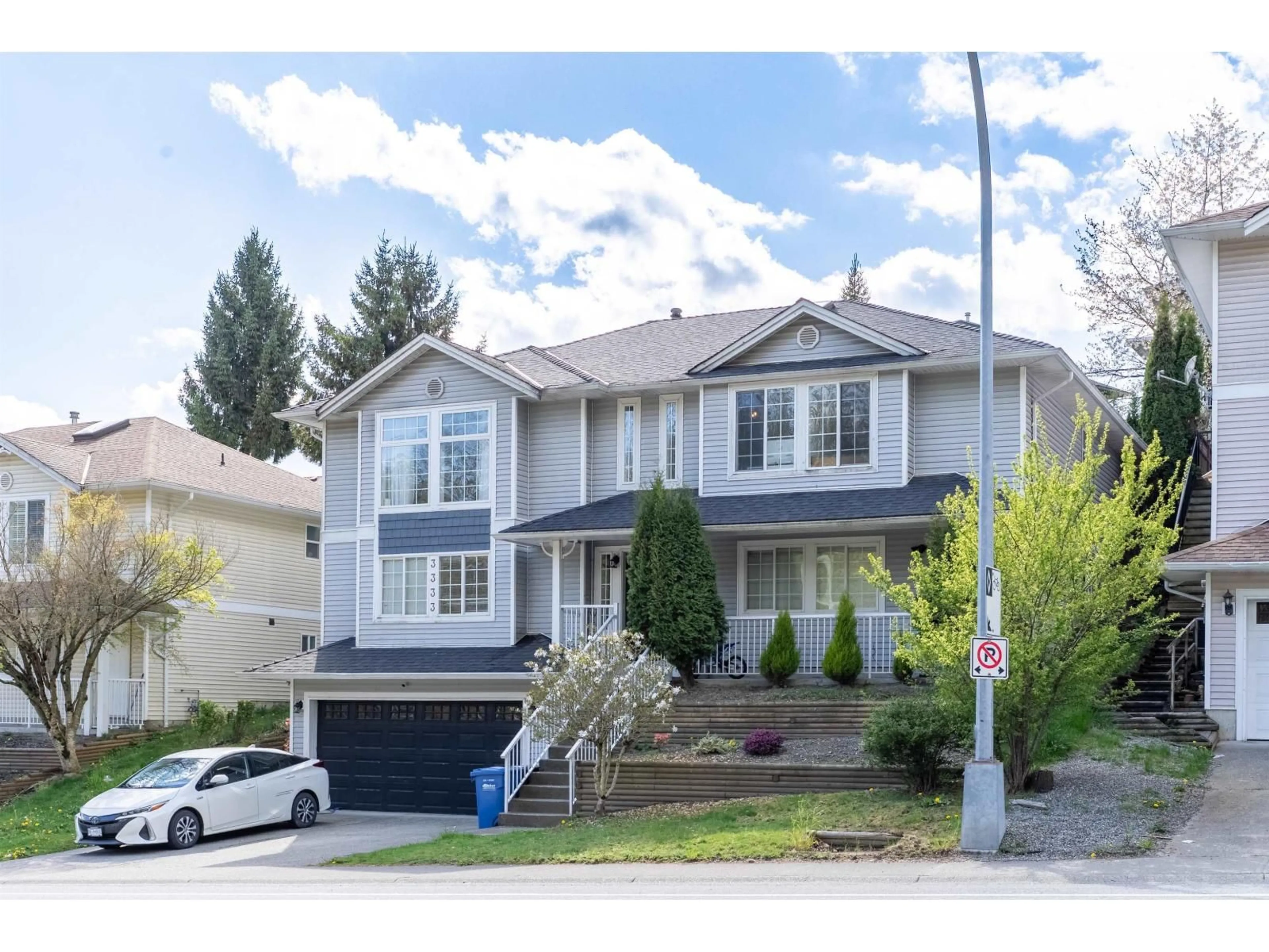 Home with vinyl exterior material, street for 3333 BLUE JAY STREET, Abbotsford British Columbia V2T6P9