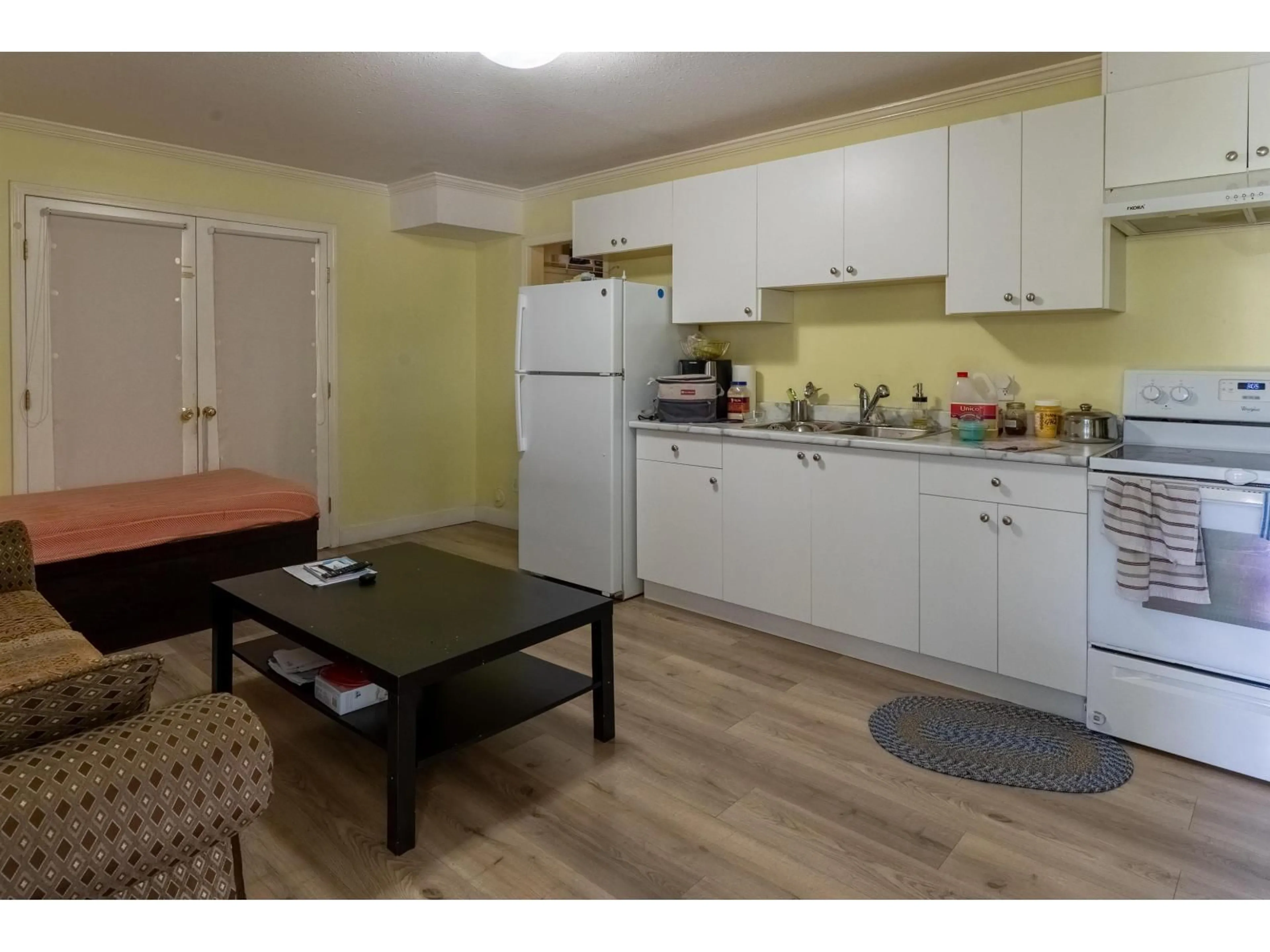 Standard kitchen, wood/laminate floor for 3333 BLUE JAY STREET, Abbotsford British Columbia V2T6P9