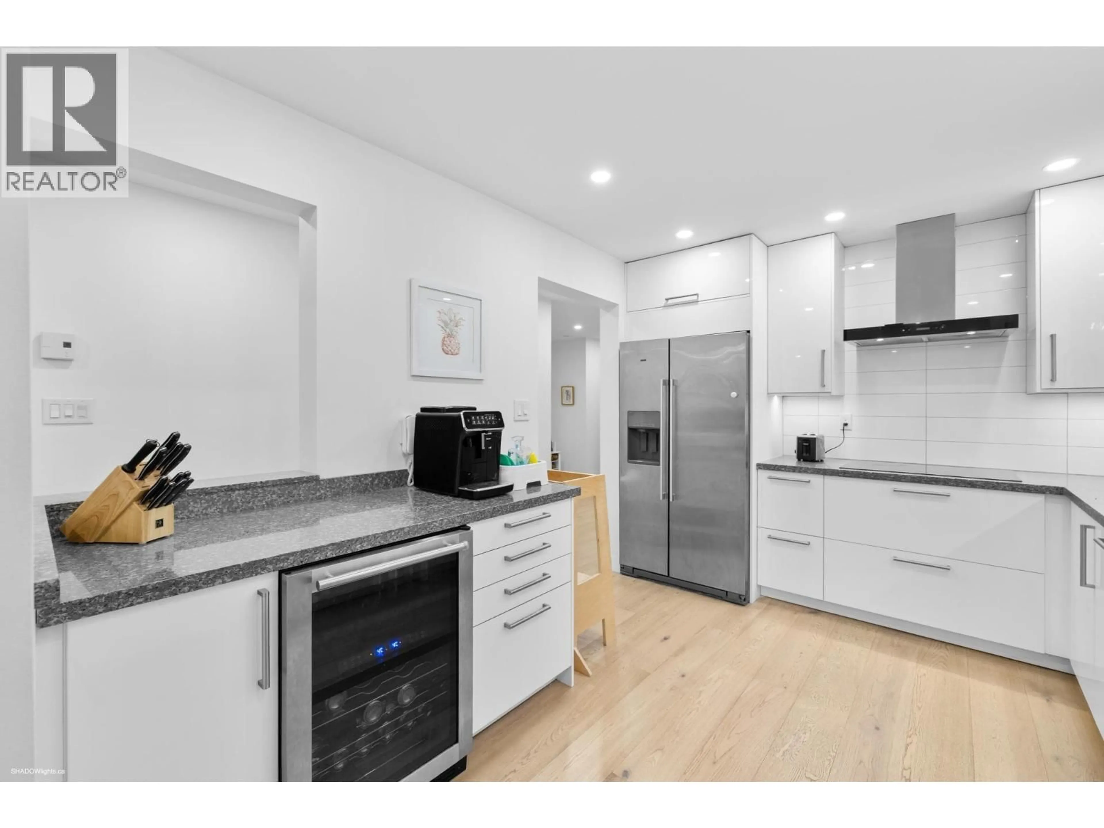 Standard kitchen, unknown for 102A - 1220 QUAYSIDE DRIVE, New Westminster British Columbia V3M6H1