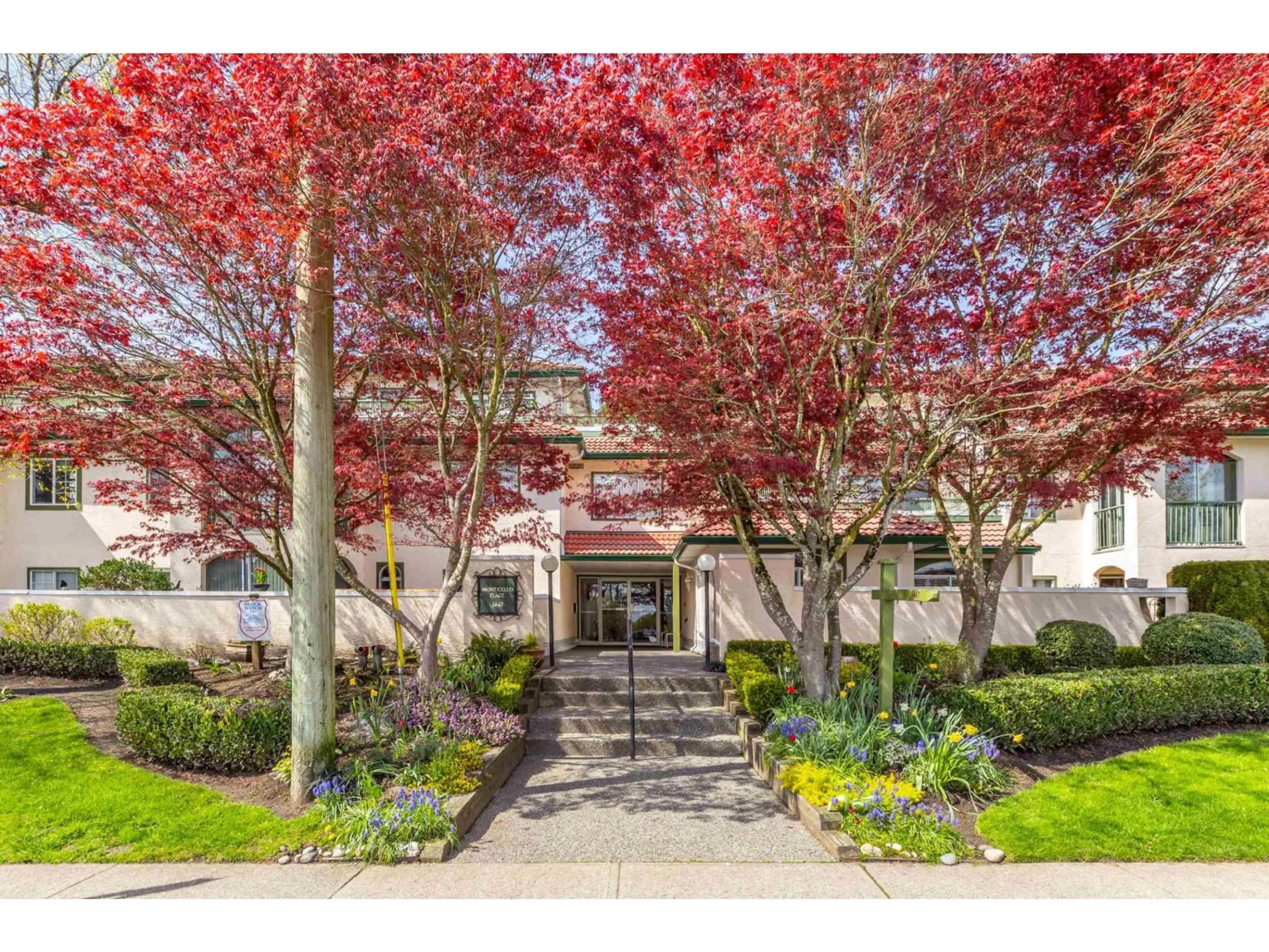 Indoor foyer for 206 - 1447 BEST STREET, White Rock British Columbia V4B4E5