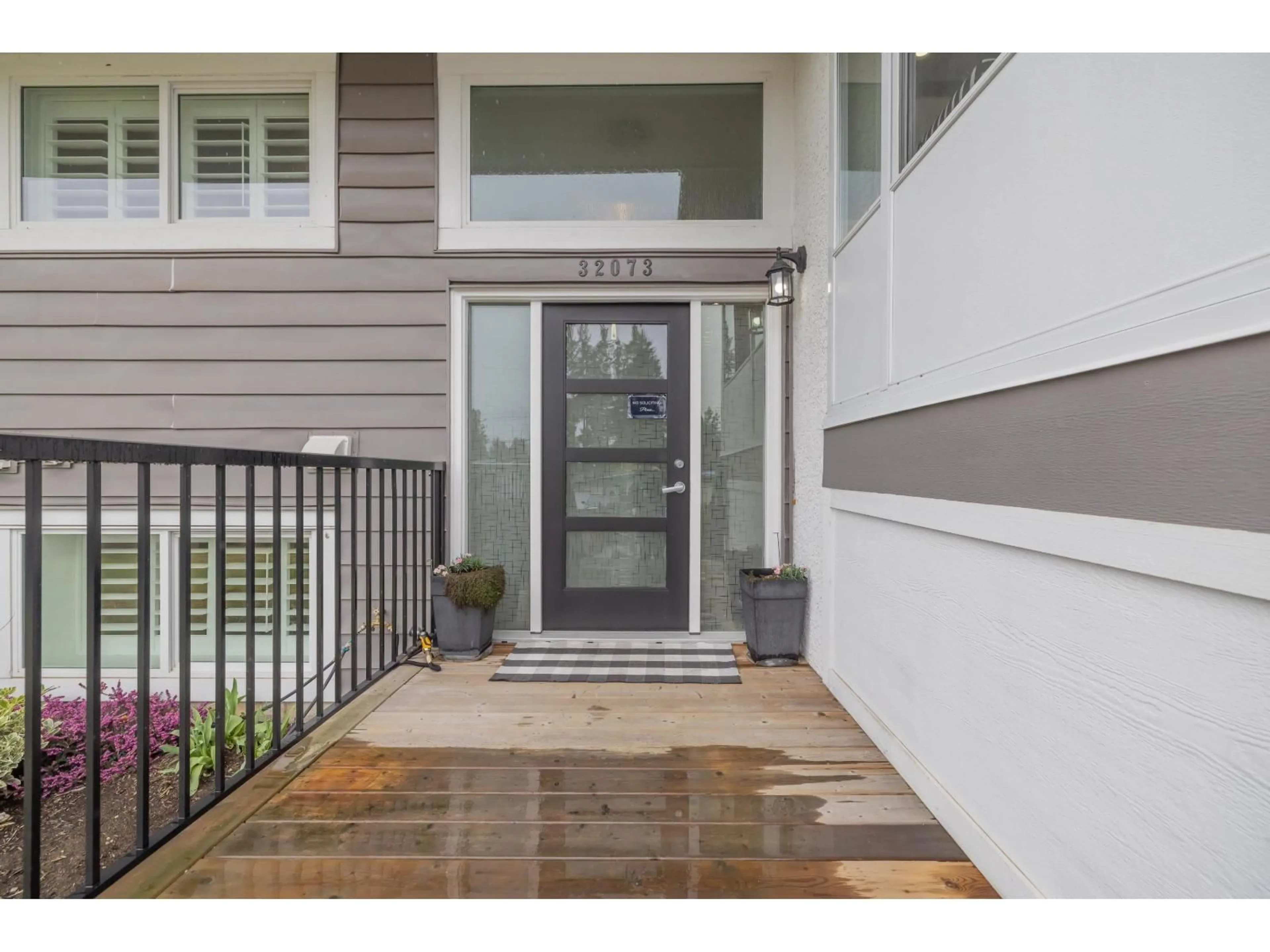 Indoor entryway for 32073 WESTVIEW AVENUE, Mission British Columbia V2V1X7